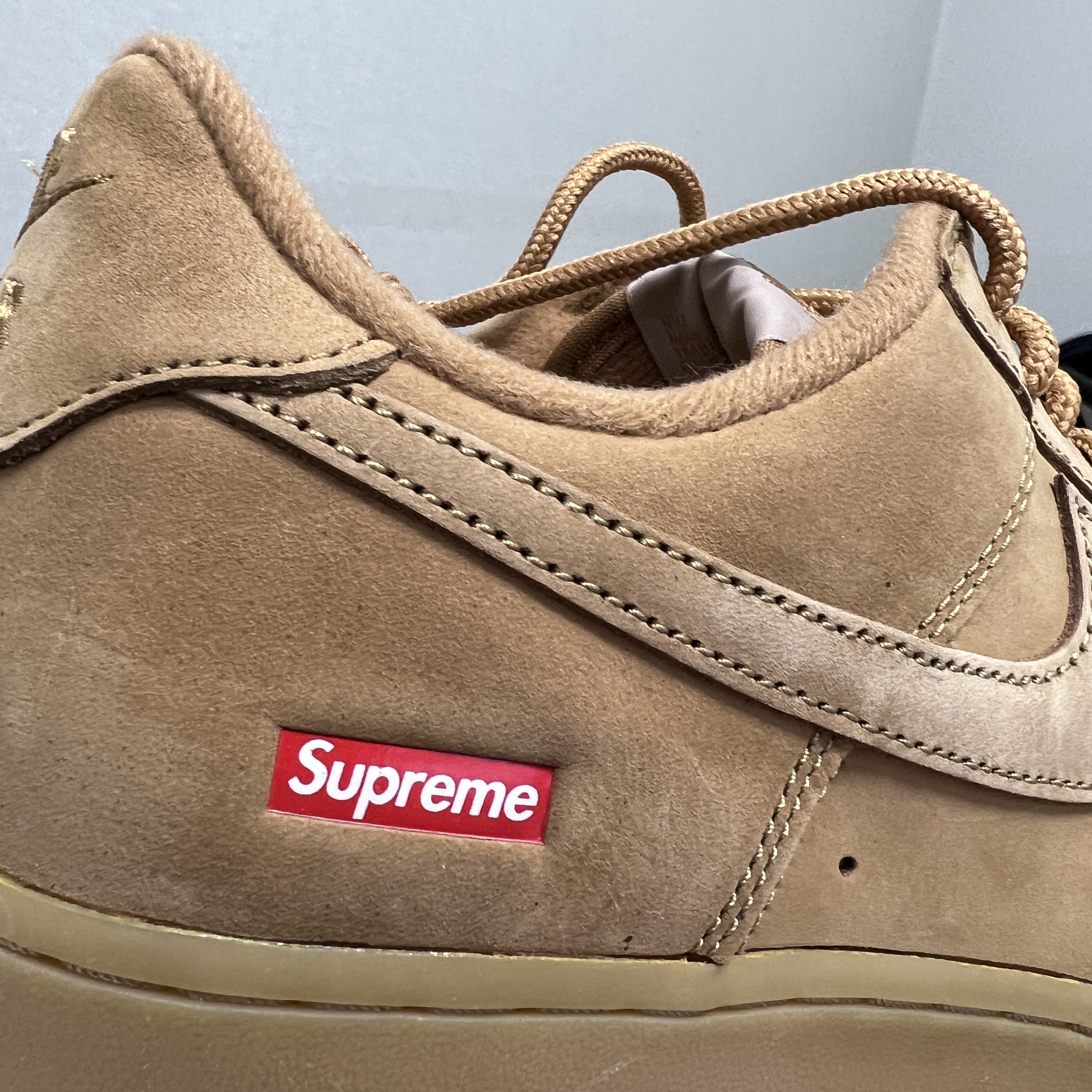 Nike x Supreme Air Force 1 Low Flax 착용 스타일 - 2