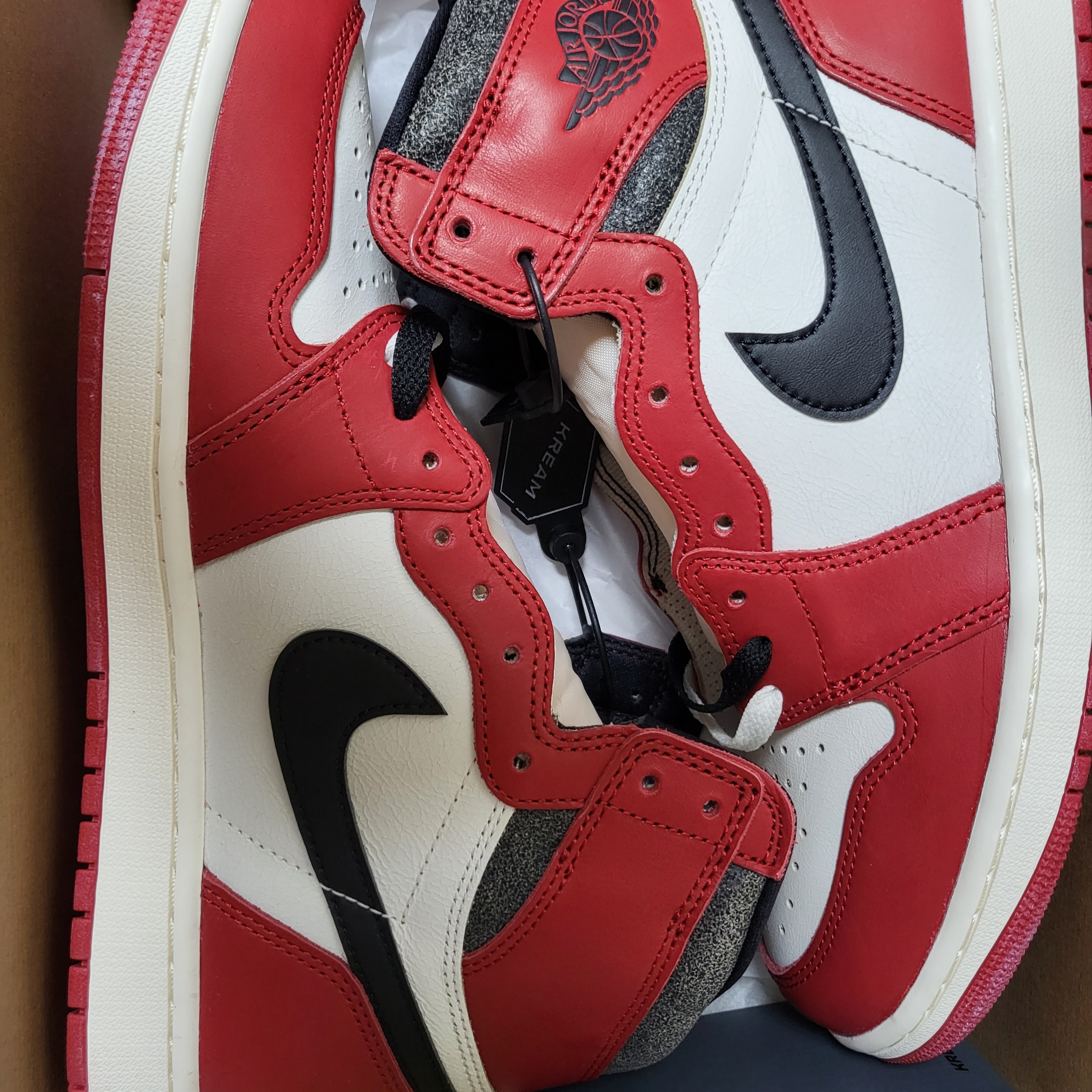Jordan 1 Retro High OG Chicago 2022 착용 스타일 - 2