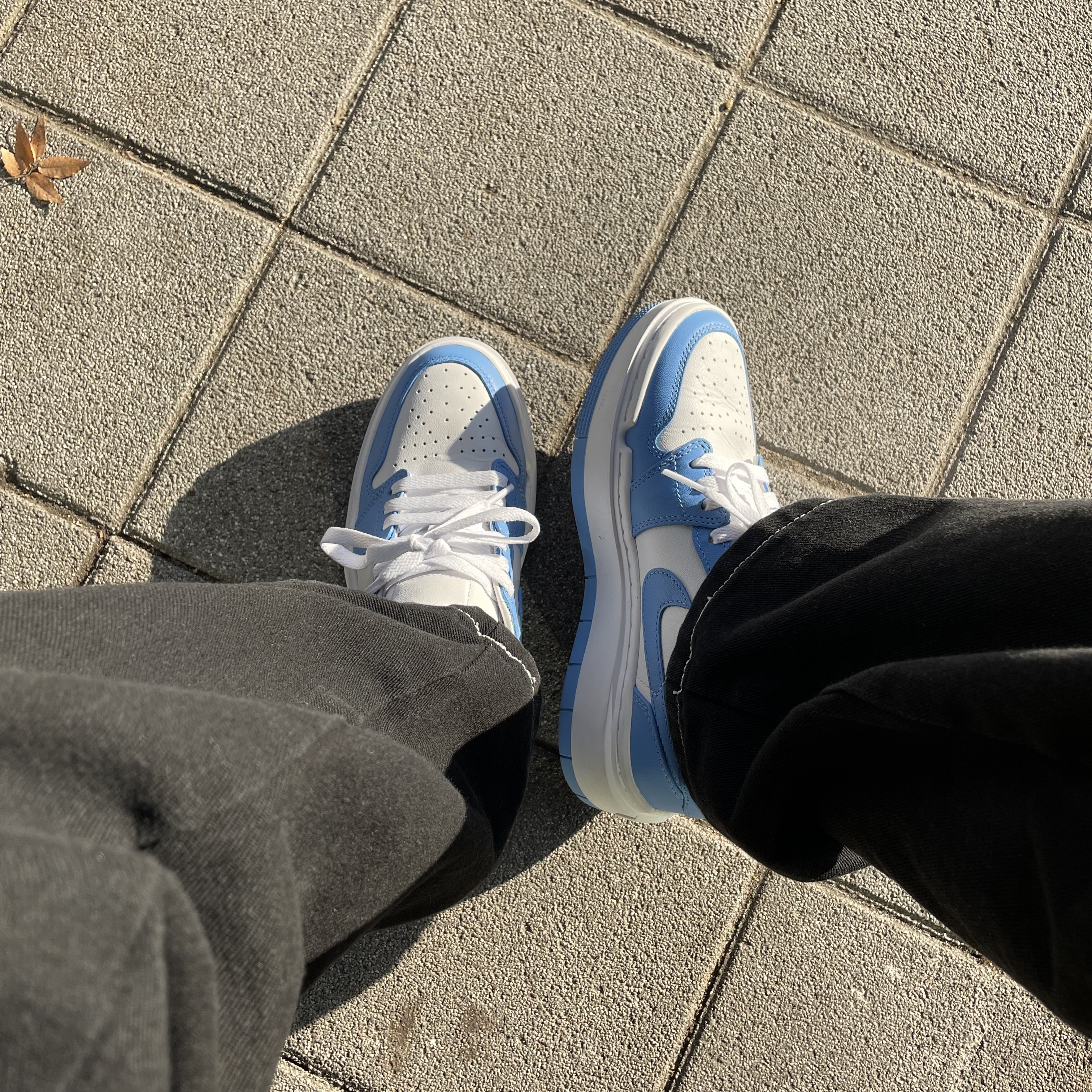 (W) Jordan 1 Elevate Low SE University Blue 착용 스타일 - 1