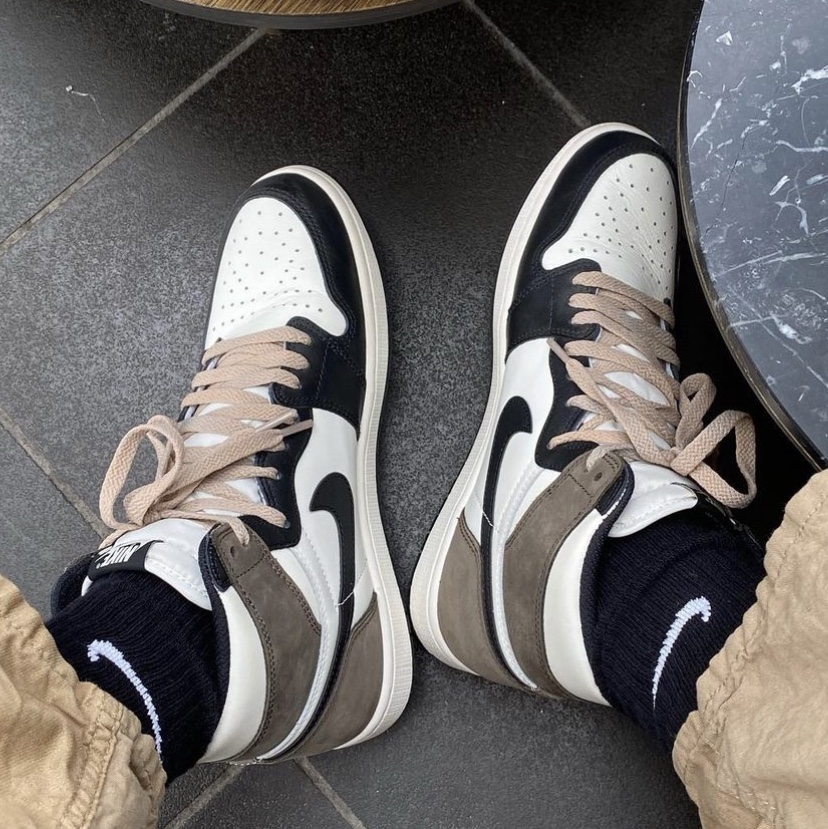 (GS) Jordan 1 Retro High OG Black Mocha 착용 스타일