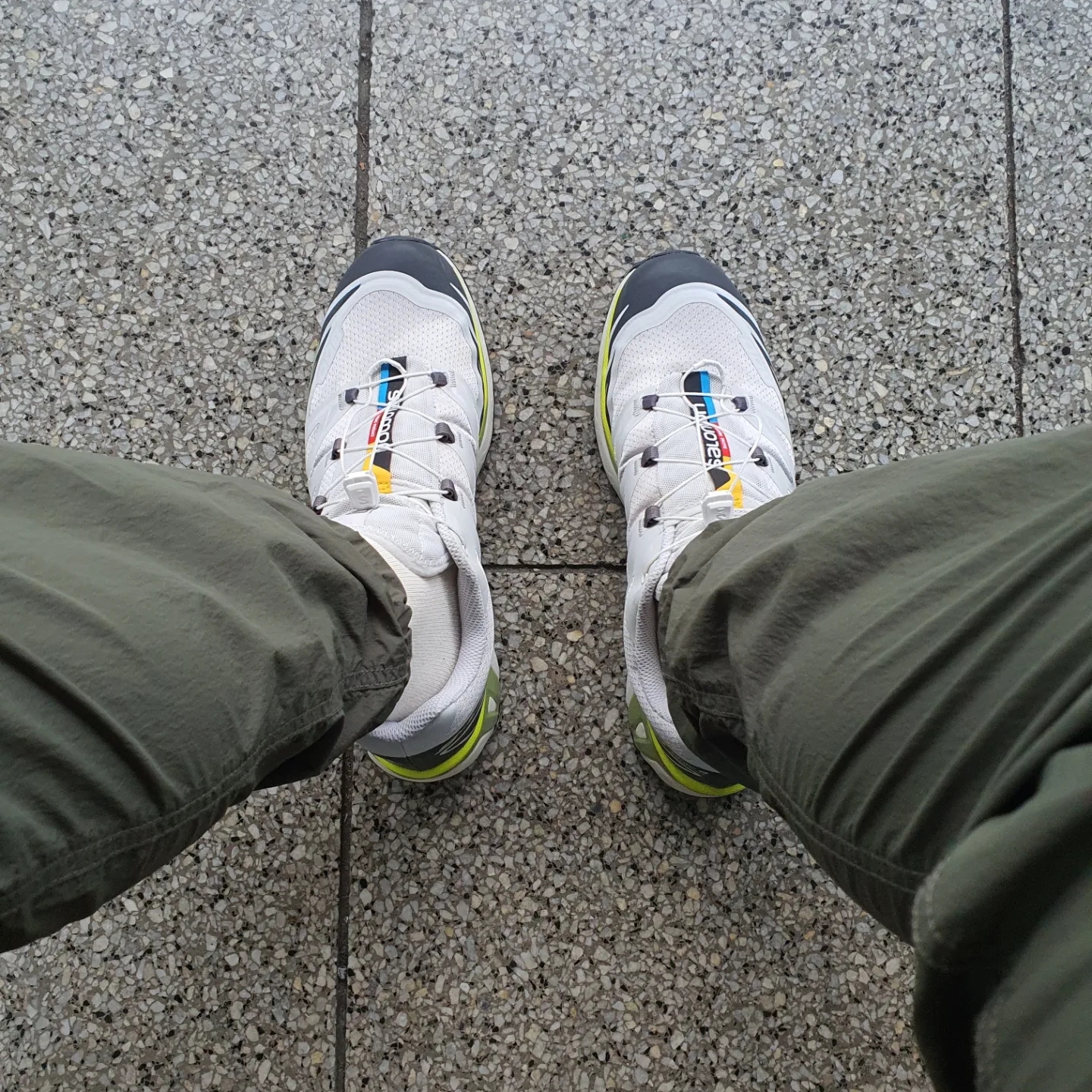Salomon XT-6 Lunar Rock Magnet 착용 스타일 - 1