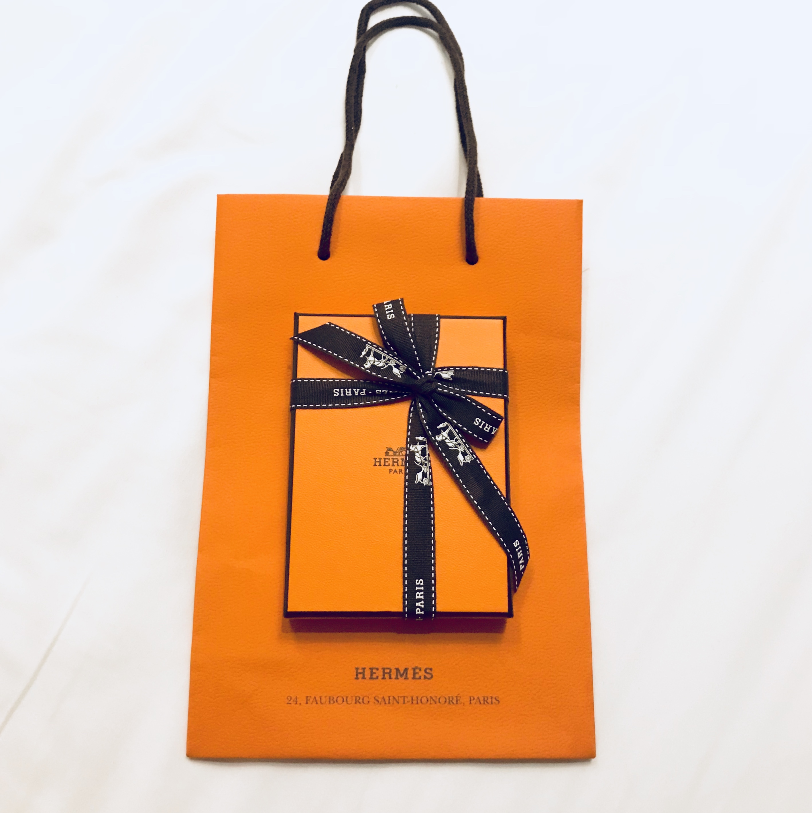Hermes Citizen Twill Card Holder Epsom & Bleu Saphir Bordeux 착용 스타일 - 1
