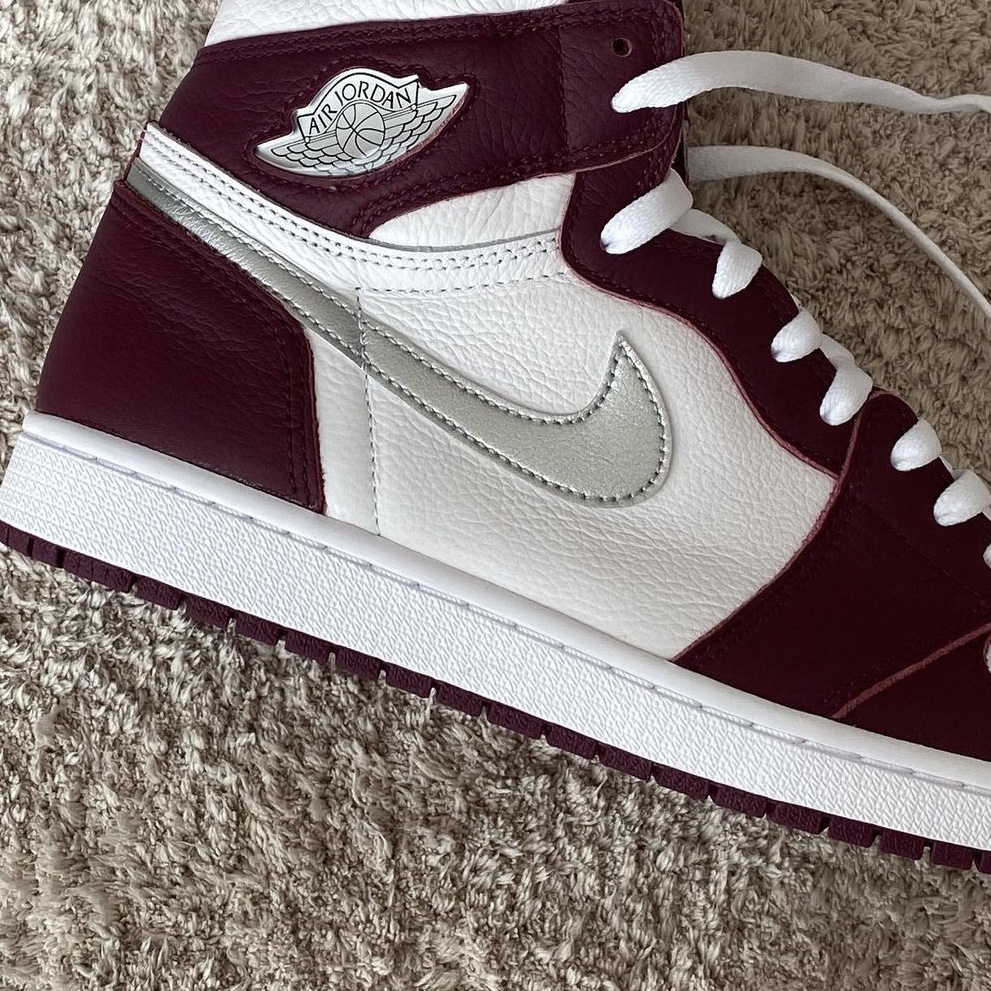 Jordan 1 Retro High OG Bordeaux 착용 스타일