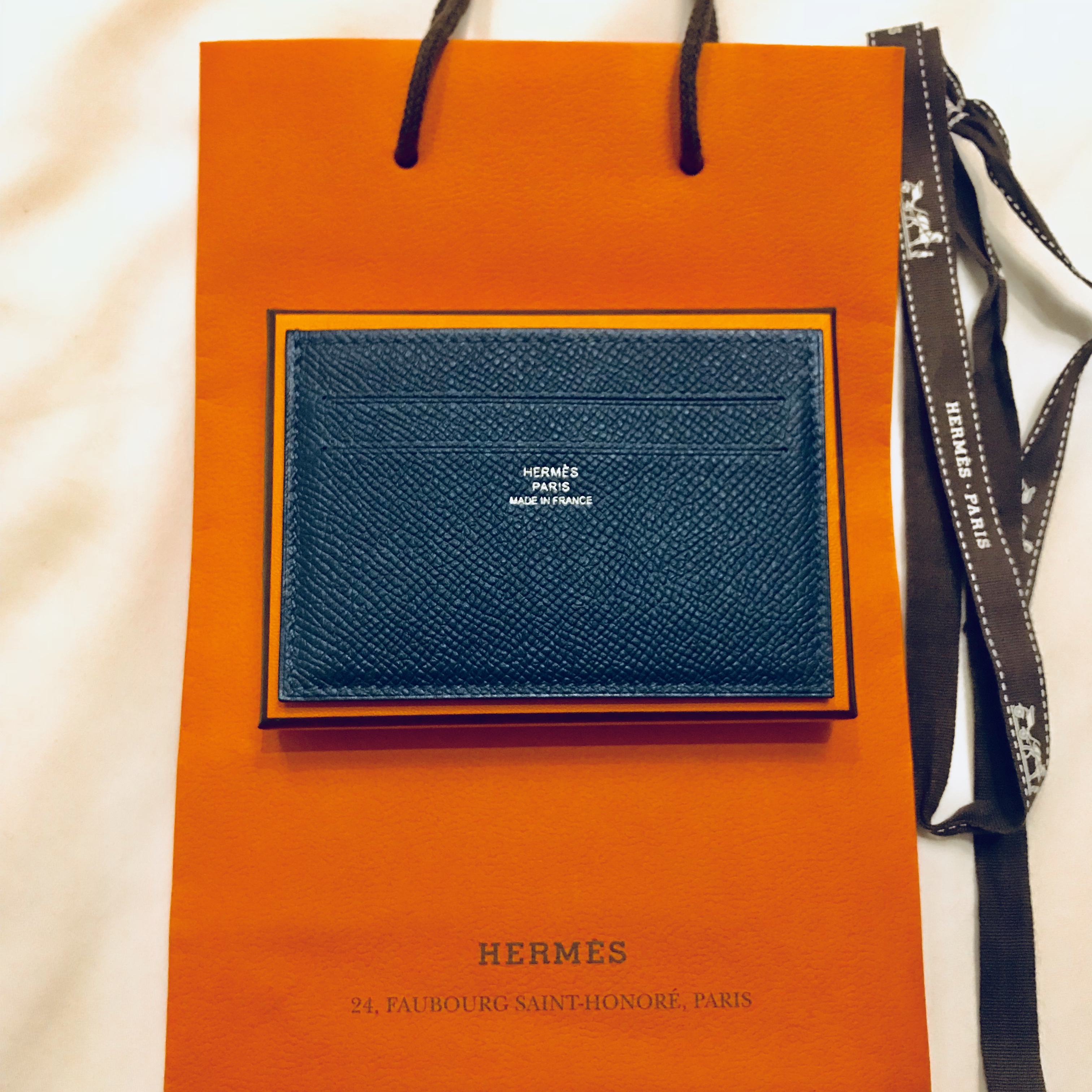 Hermes Citizen Twill Card Holder Epsom & Bleu Saphir Bordeux 착용 스타일 - 3
