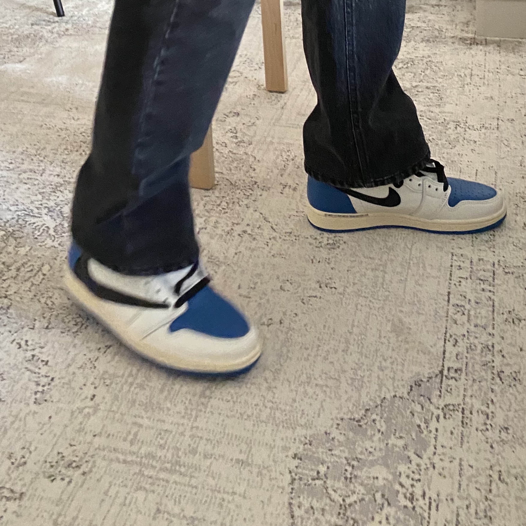 Jordan 1 x Travis Scott x Fragment Retro High OG SP Military Blue 착용 스타일