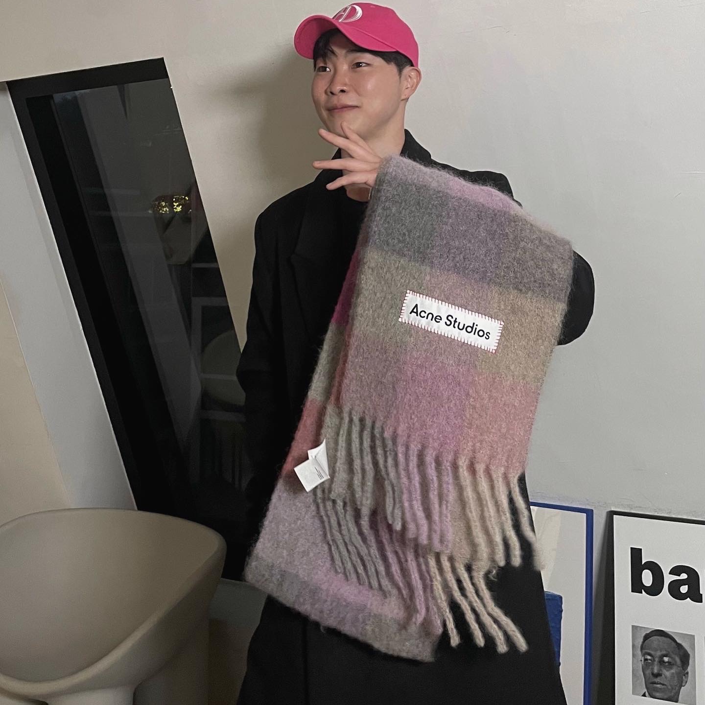 Acne Studios Mohair Check Muffler Fuchsia Lilac Pink, Nike x Supreme Air Force 1 Low Black 착용 스타일 - 2