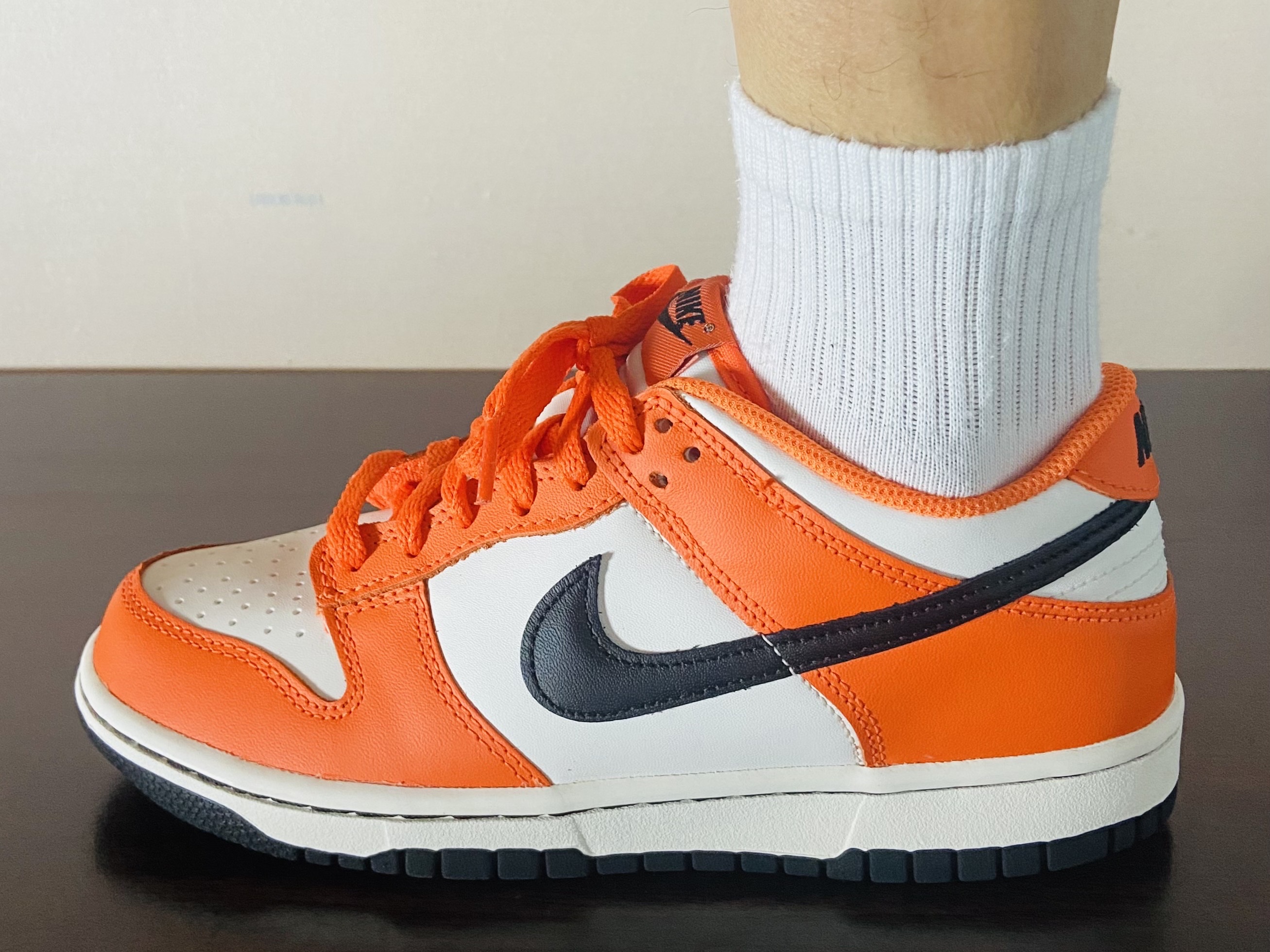 (GS) Nike Dunk Low Safety Orange 착용 스타일