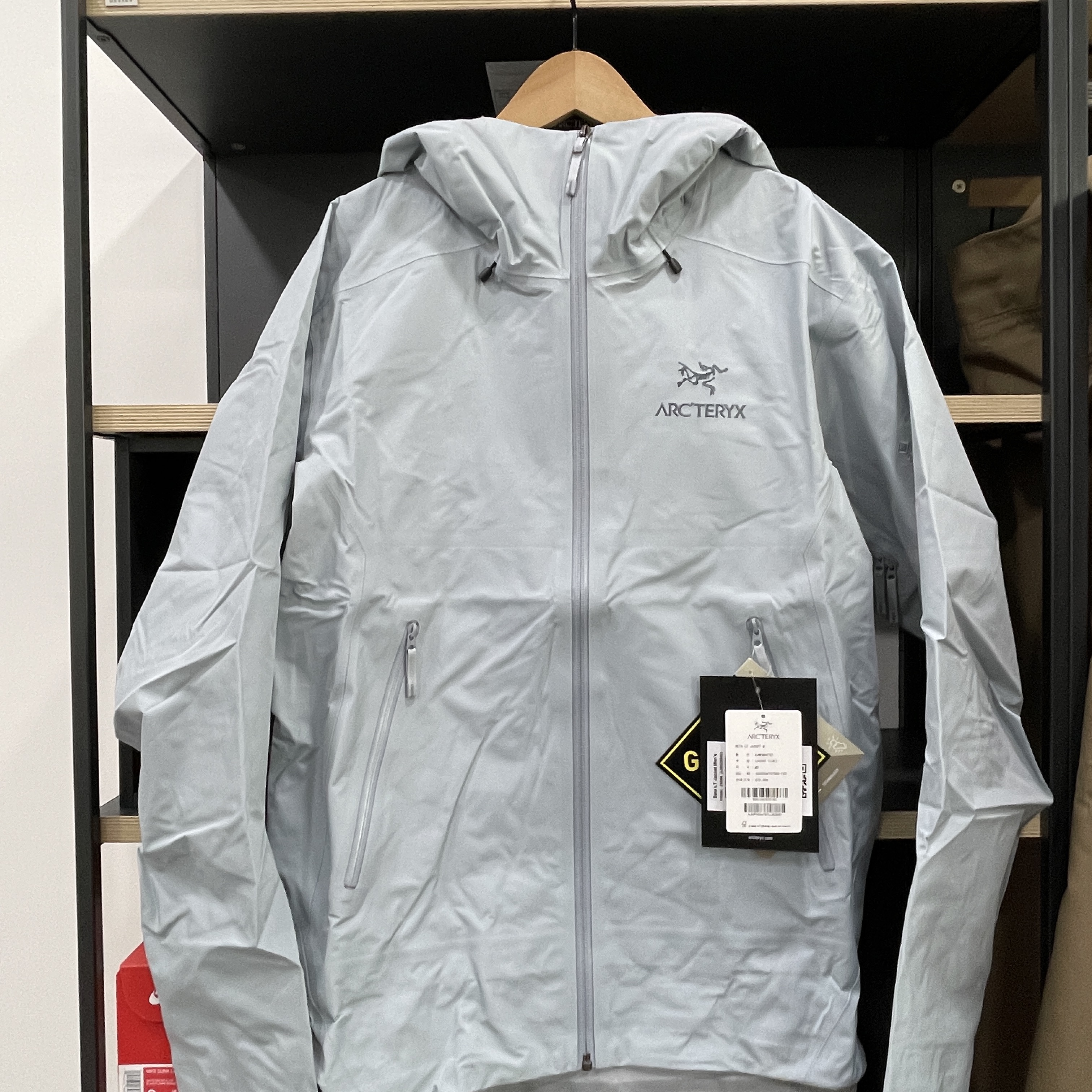 Arc'teryx Beta LT Jacket Lucent 착용 스타일
