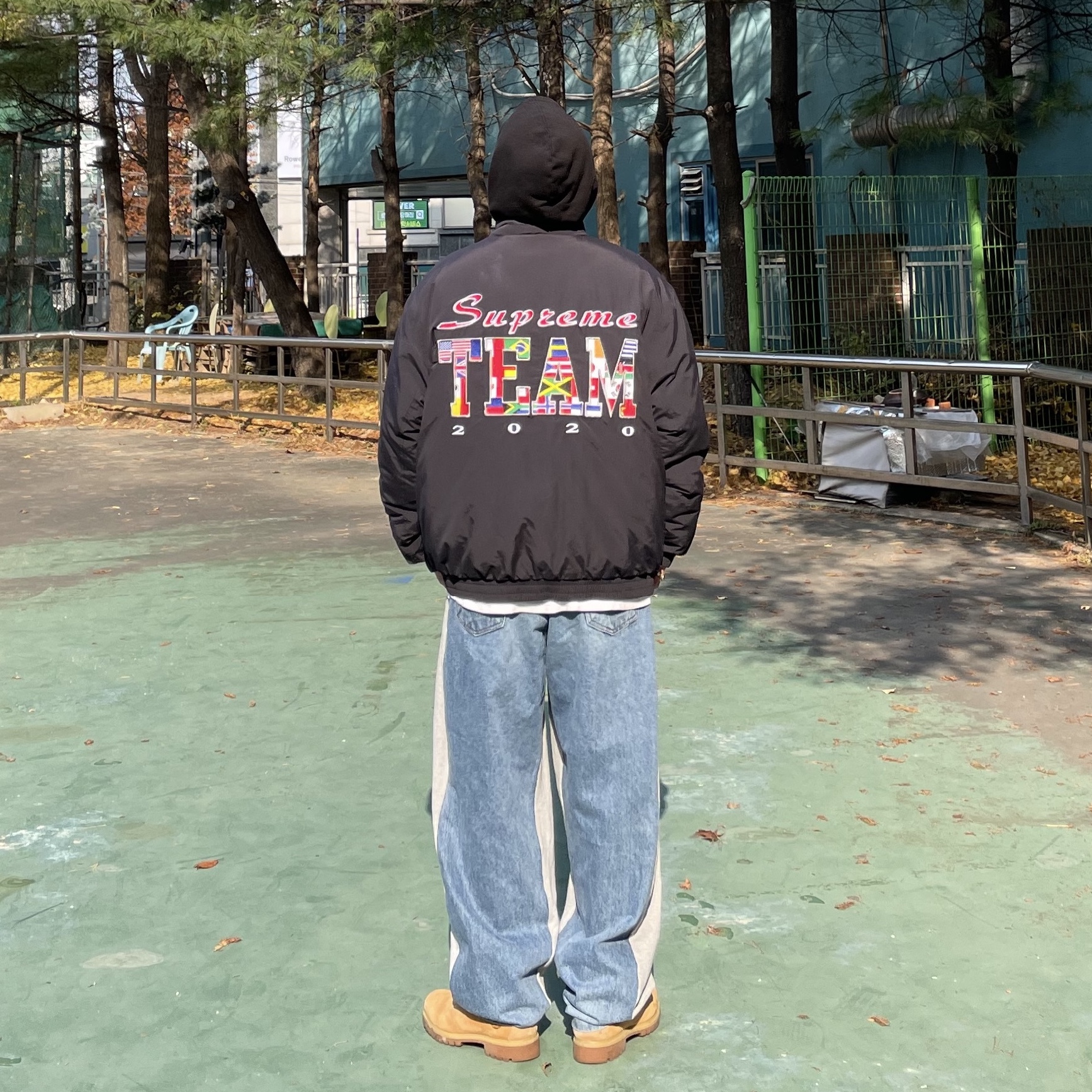 Supreme Team Puffy Jacket Black - 20SS 착용 스타일 - 2