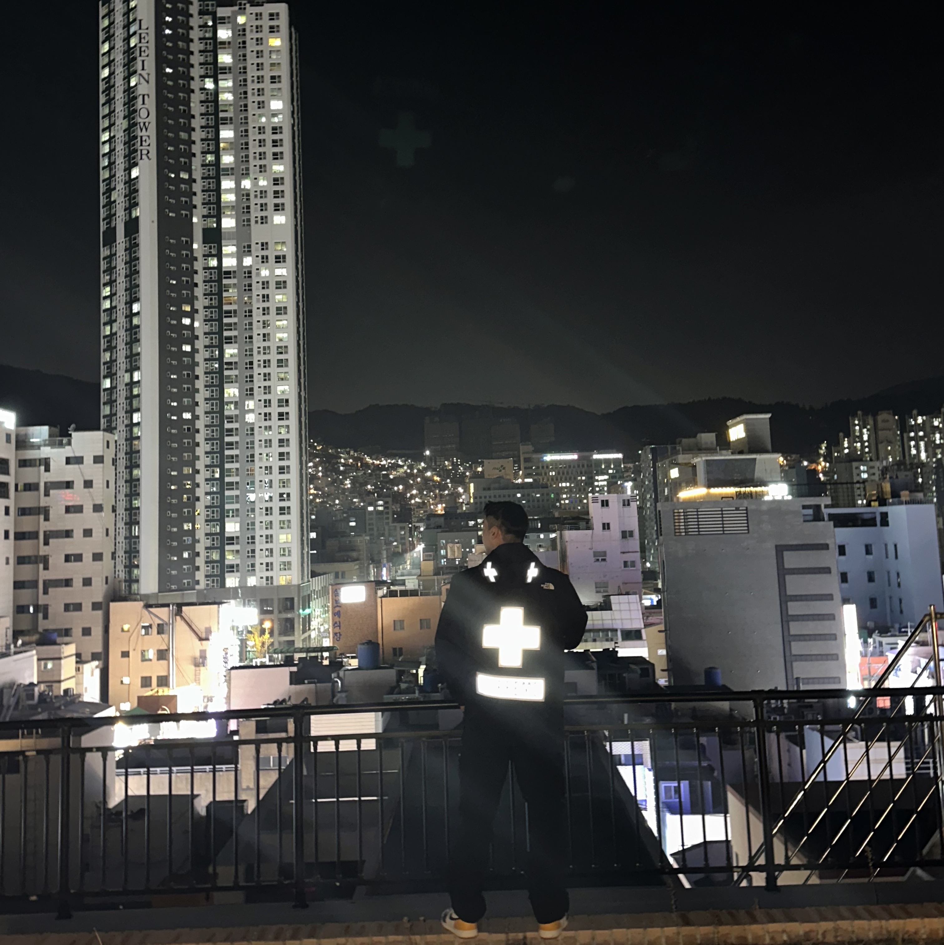 Supreme x The North Face Summit Series Rescue Mountain Pro Jacket Black - 22SS, Jordan 1 Retro High OG Taxi 착용 스타일 - 3
