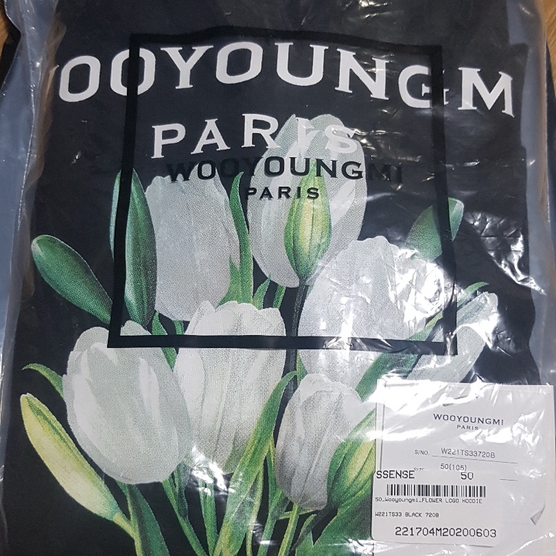 Wooyoungmi Flower Print Back Logo Hoodie Black - 22SS 착용 스타일 - 1