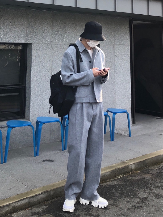(W) Prada Cloudbust Thunder Sneakers White 착용 스타일 - 1