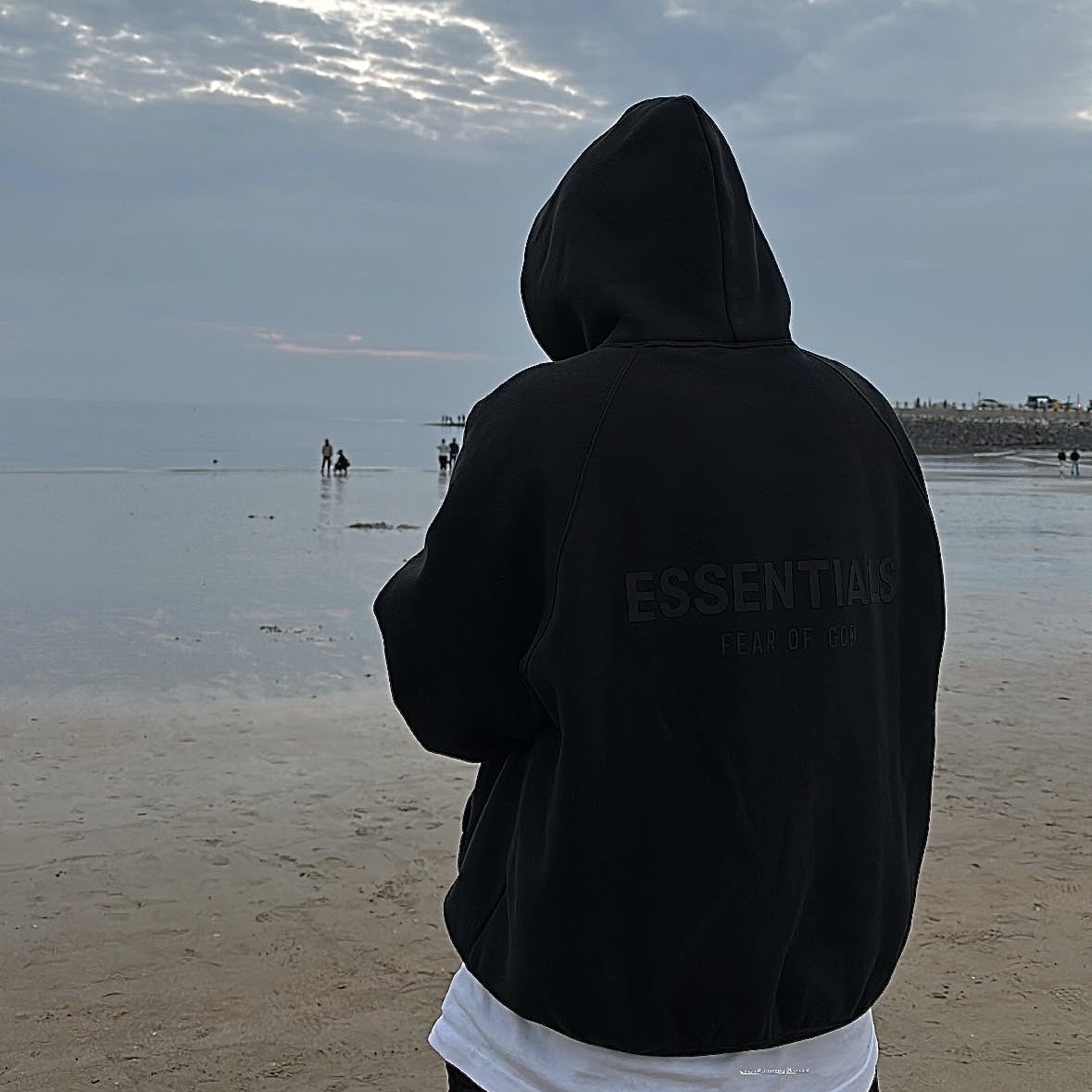 Stussy Basic Stussy LS T-Shirt White 2022, Stussy Basic Skullcap Beanie Black 착용 스타일 - 3