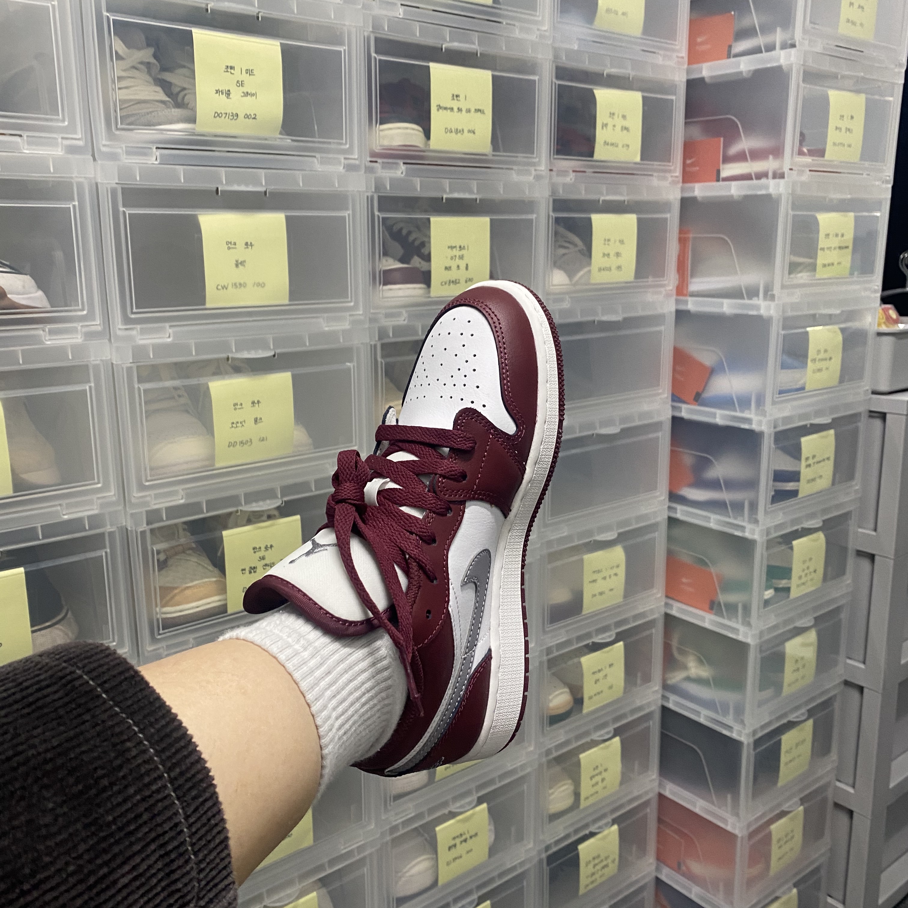 (GS) Jordan 1 Low Cherrywood Red 착용 스타일 - 3
