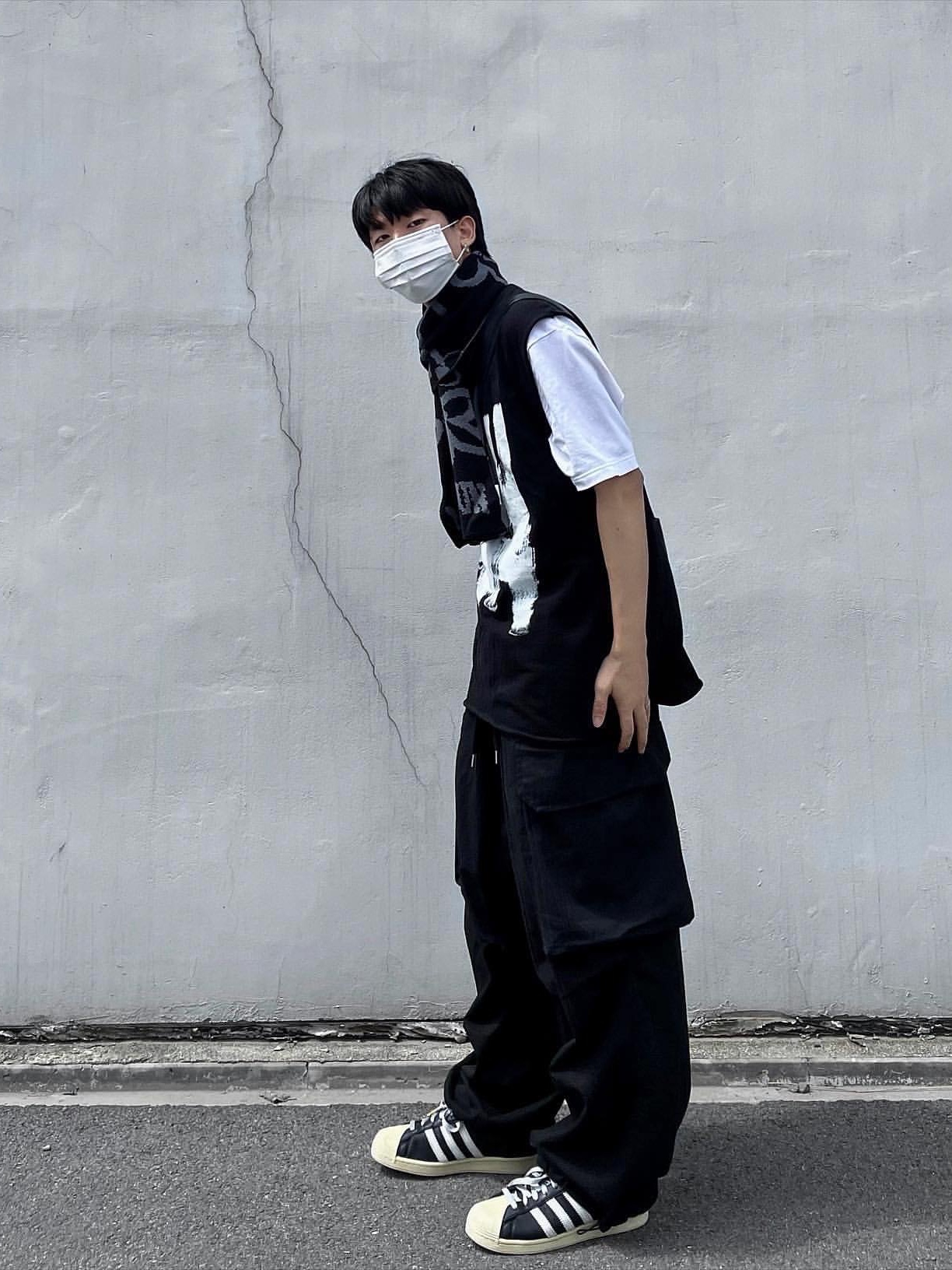 Adidas Superstar Premium Black White 착용 스타일 - 5
