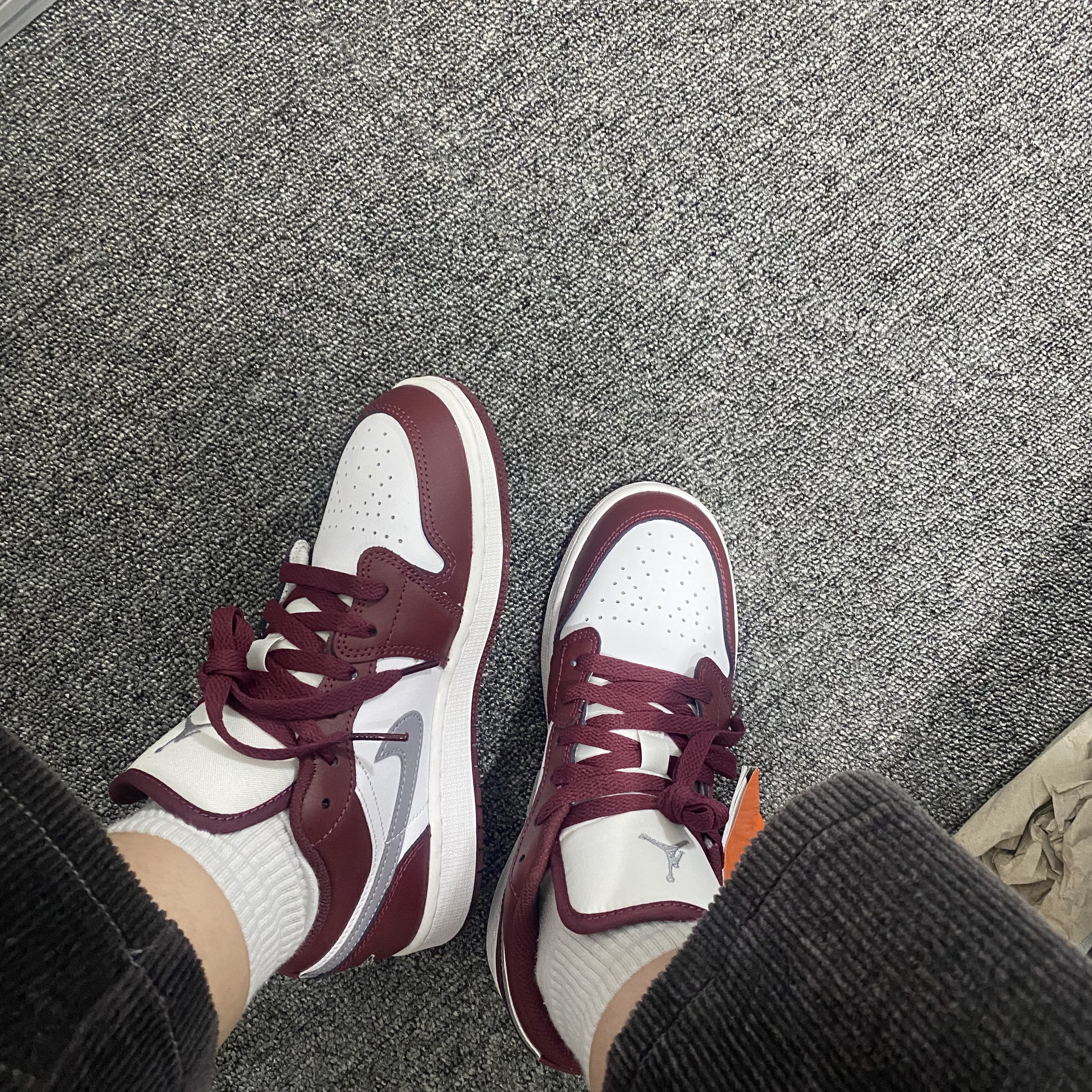 (GS) Jordan 1 Low Cherrywood Red 착용 스타일 - 2
