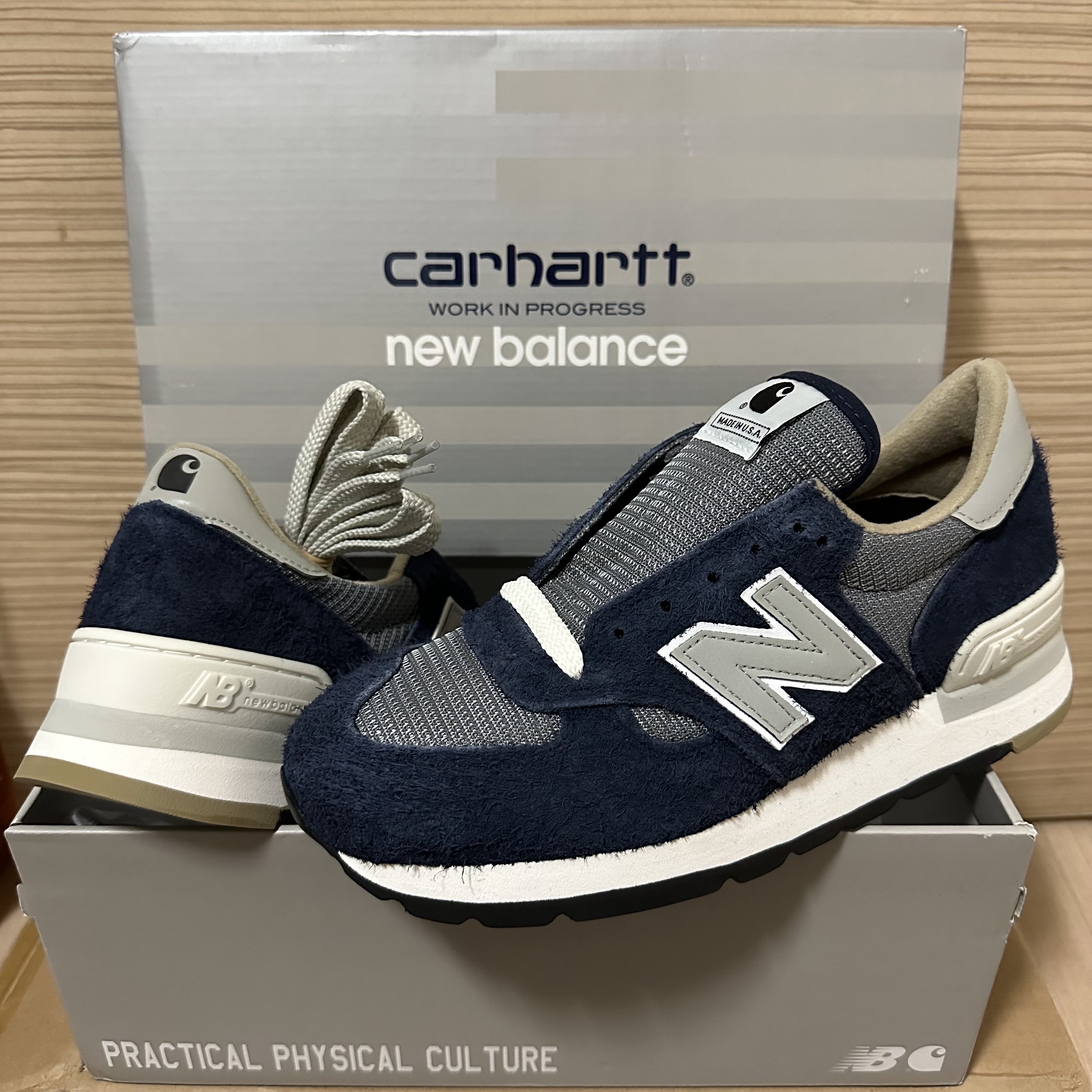 New Balance x Carhartt WIP 990v1 Made in USA Sculpture Center 착용 스타일 - 1