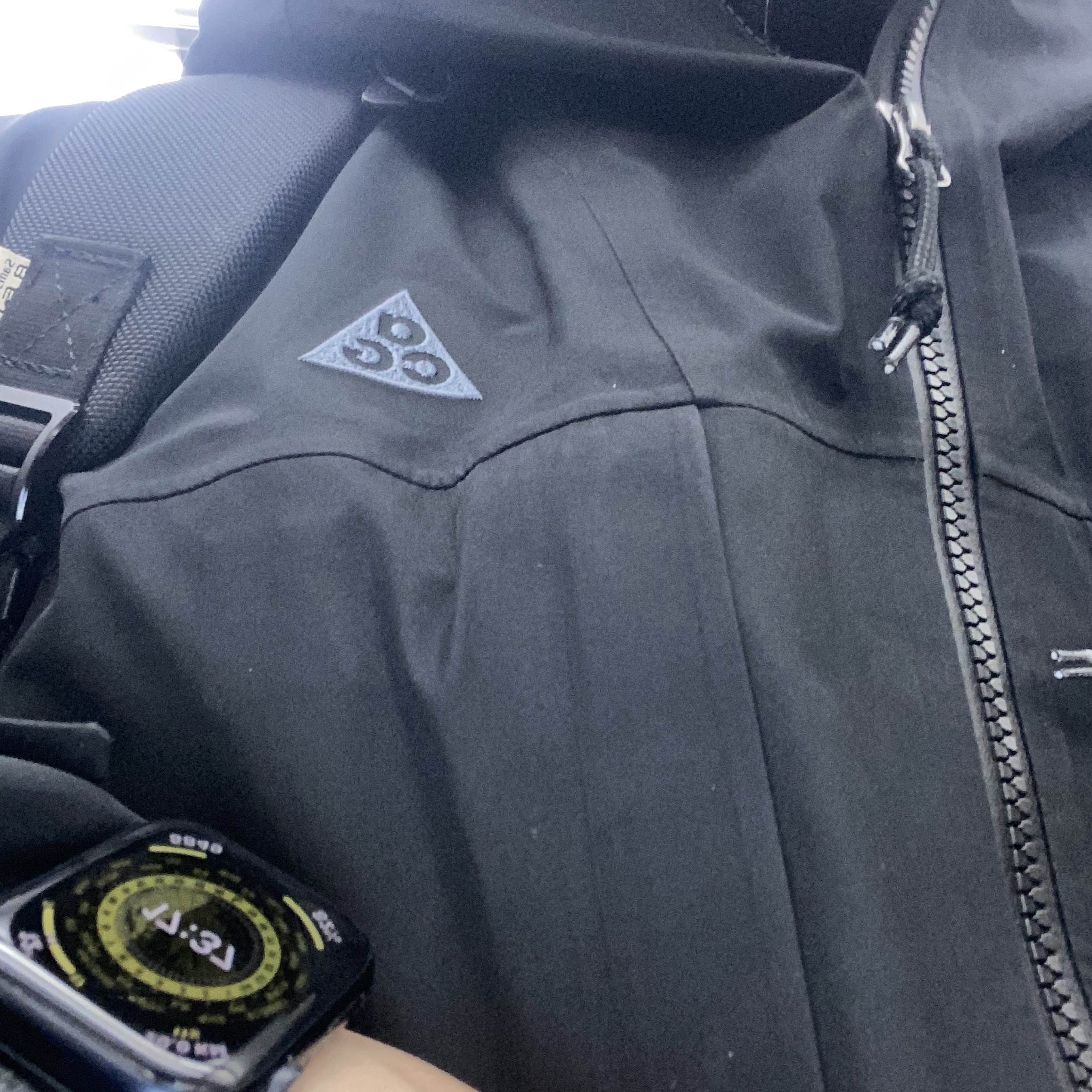 Nike ACG Utility Vest Black Summit White - Asia, Nike ACG Gore-Tex Misery Ridge Jacket Black - US/EU 착용 스타일 - 5