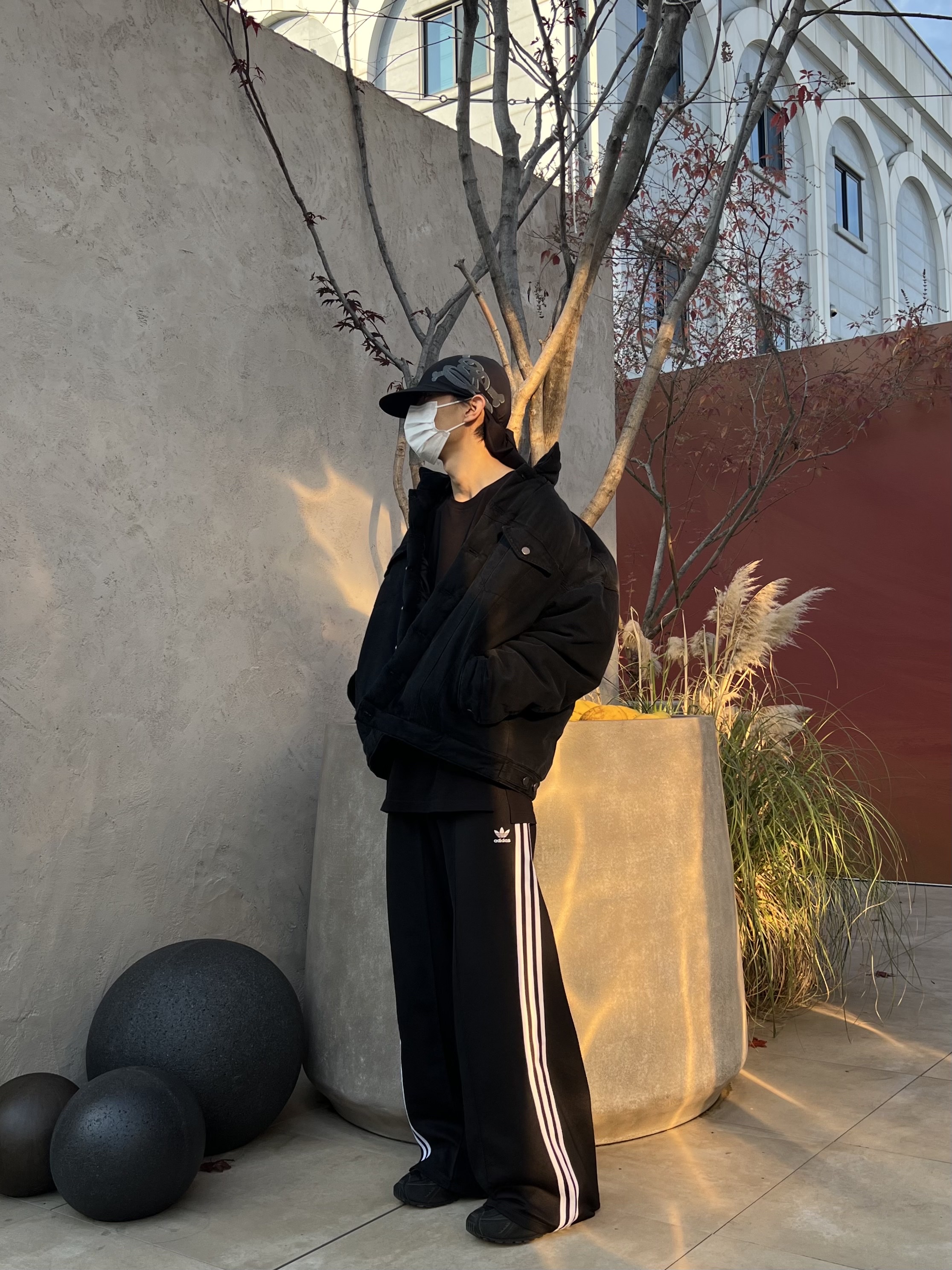 Sansan Gear BLF Durag Cap Black - 22SS, Nike Shox R4 Triple Black 착용 스타일 - 1