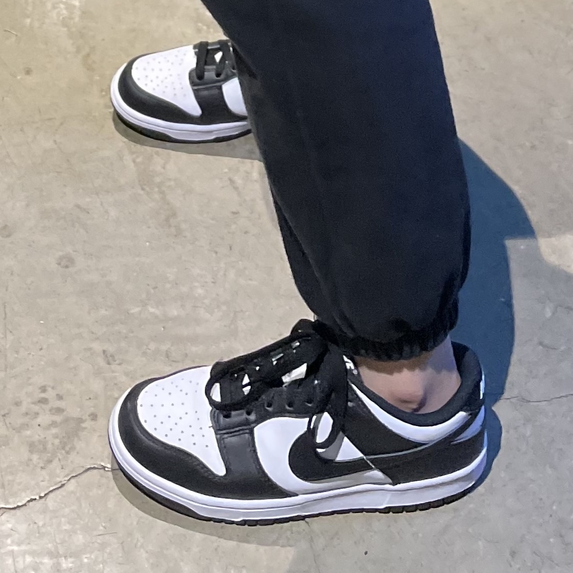 (GS) Nike Dunk Low Black 착용 스타일