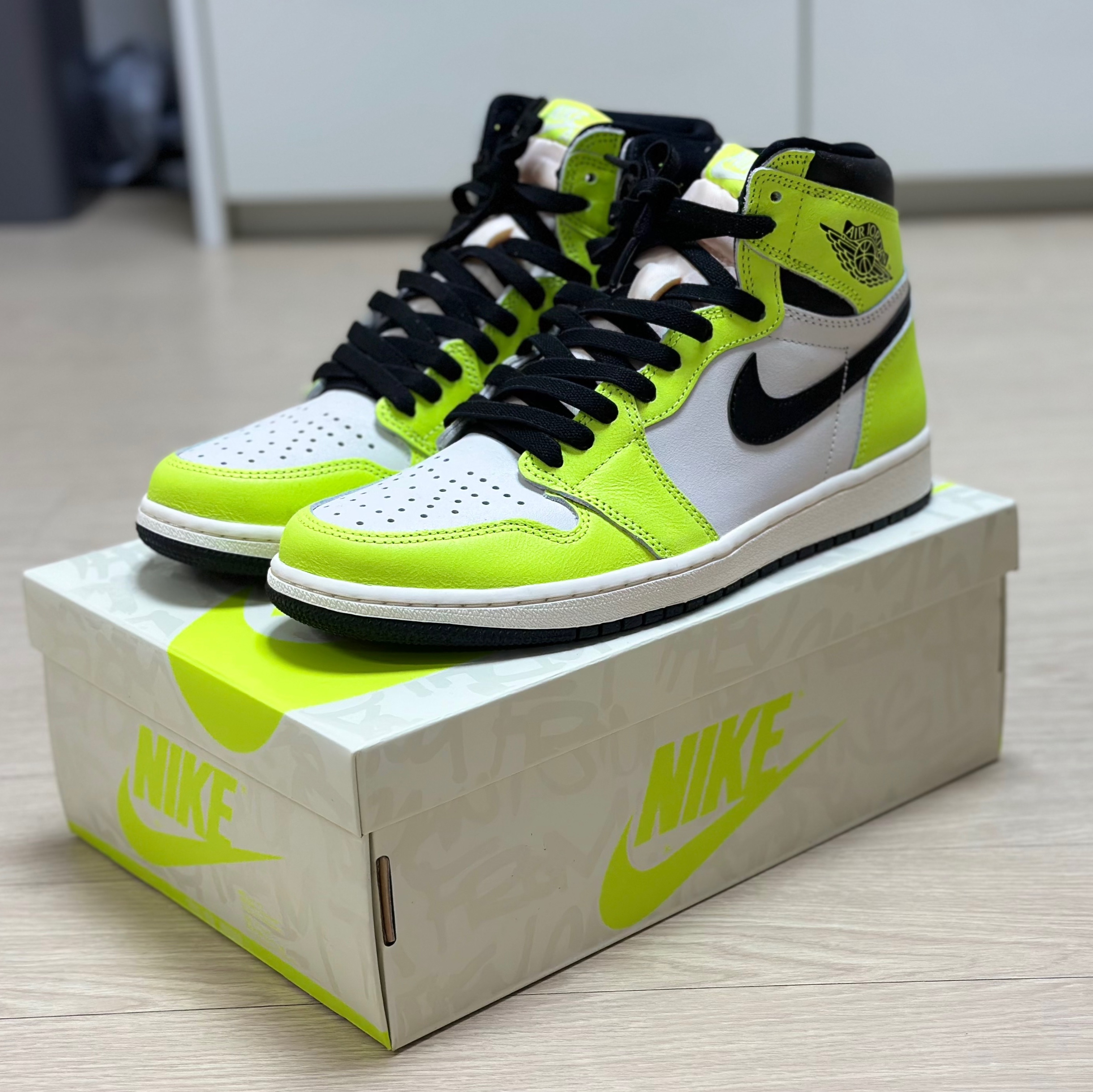 Jordan 1 Retro High OG Volt 착용 스타일 - 4