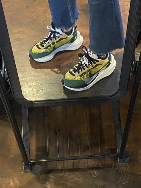 Nike x Sacai VaporWaffle Tour Yellow & Gorge Green Sail 착용 스타일 - 1