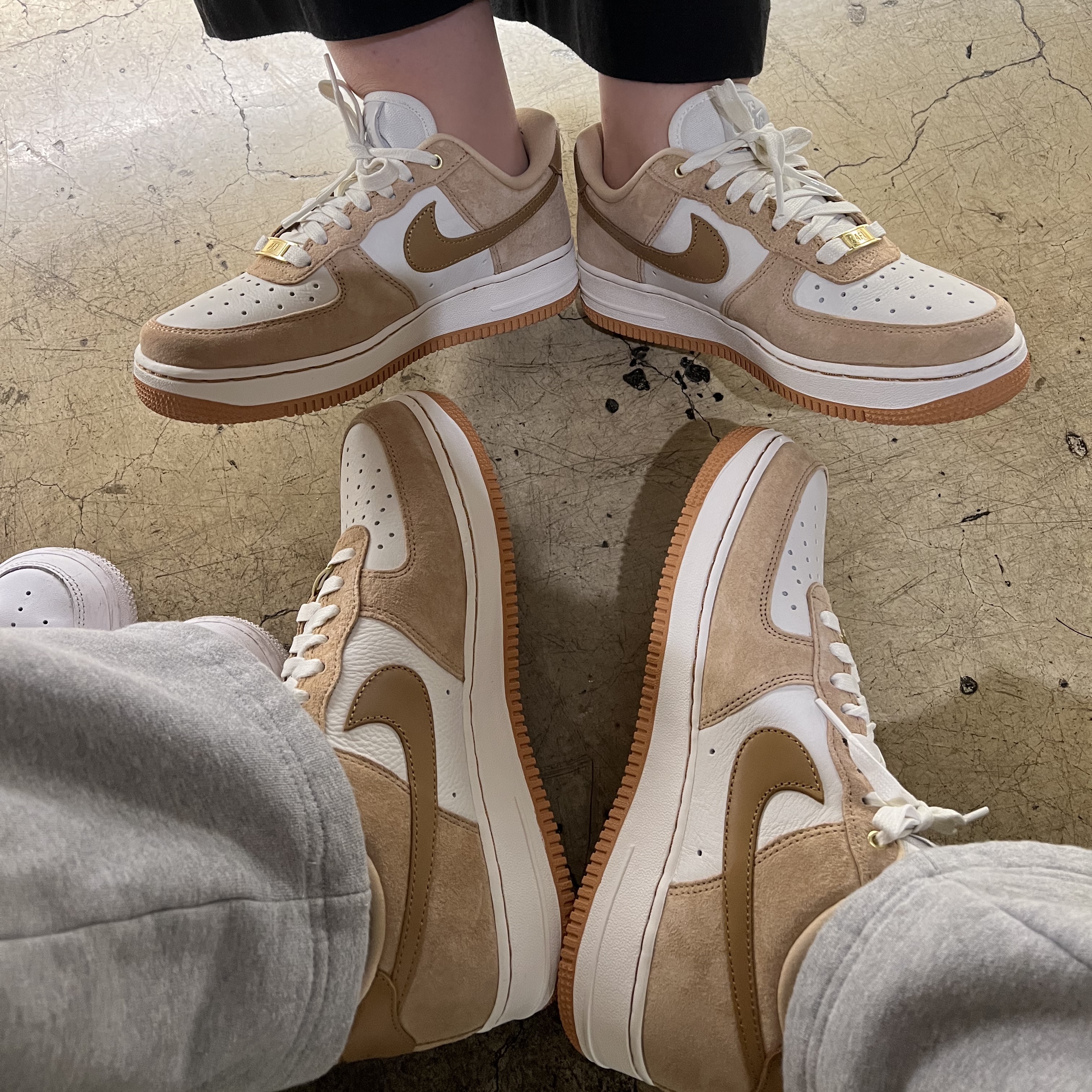 (W) Nike Air Force 1 LXX Flax, Nike Dunk Low Pro Premium Medium Curry 착용 스타일