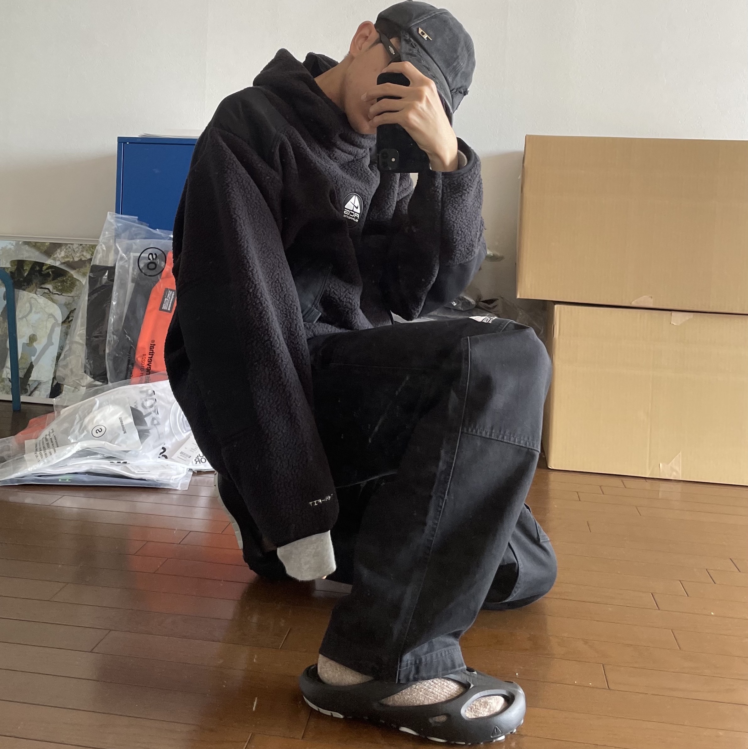 Supreme x Nike ACG Fleece Pullover Black - 22FW, Supreme x Nike ACG Belted Denim Pants Black - 22FW 착용 스타일 - 3