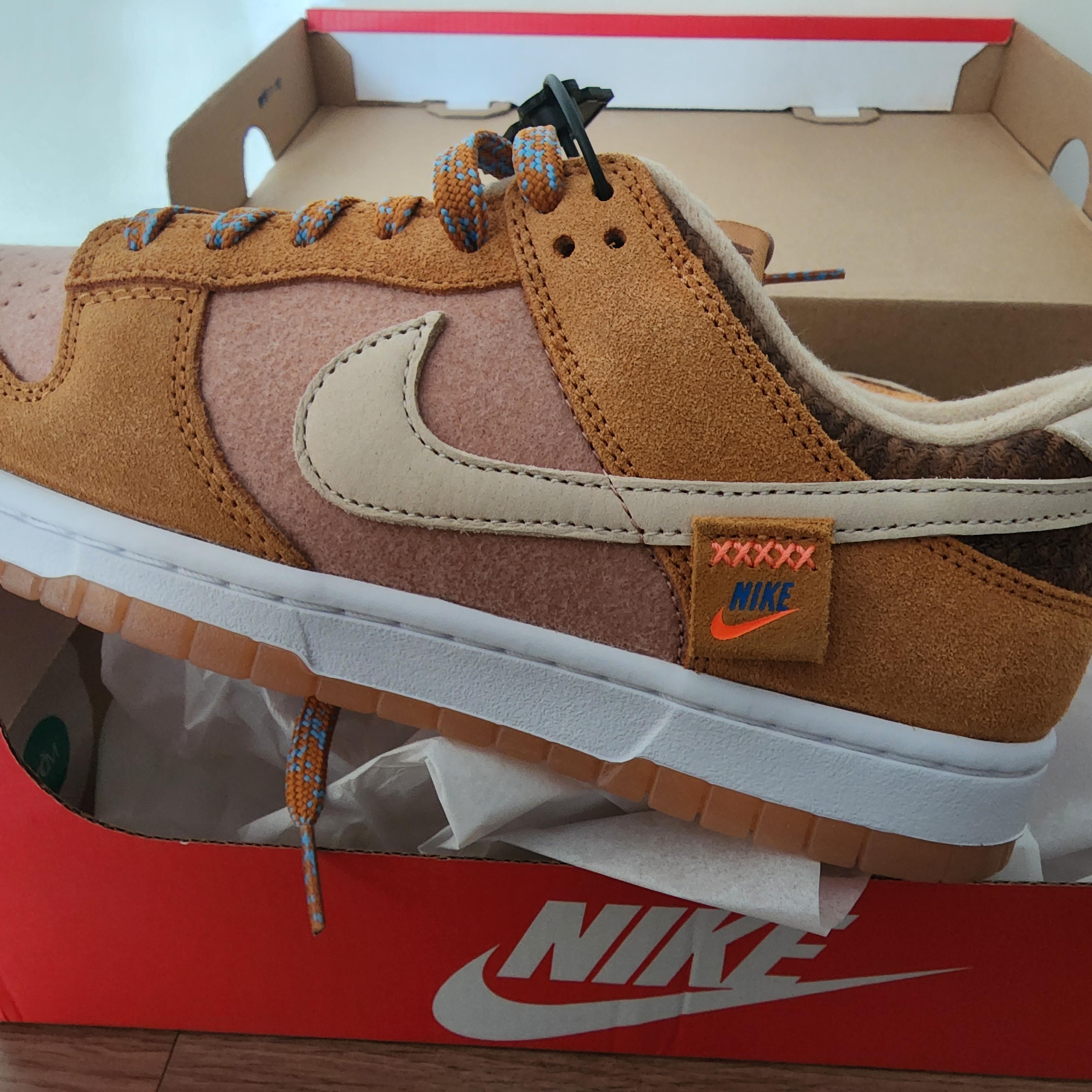 Nike Dunk Low SE Praline Desert Ochre 착용 스타일 - 3