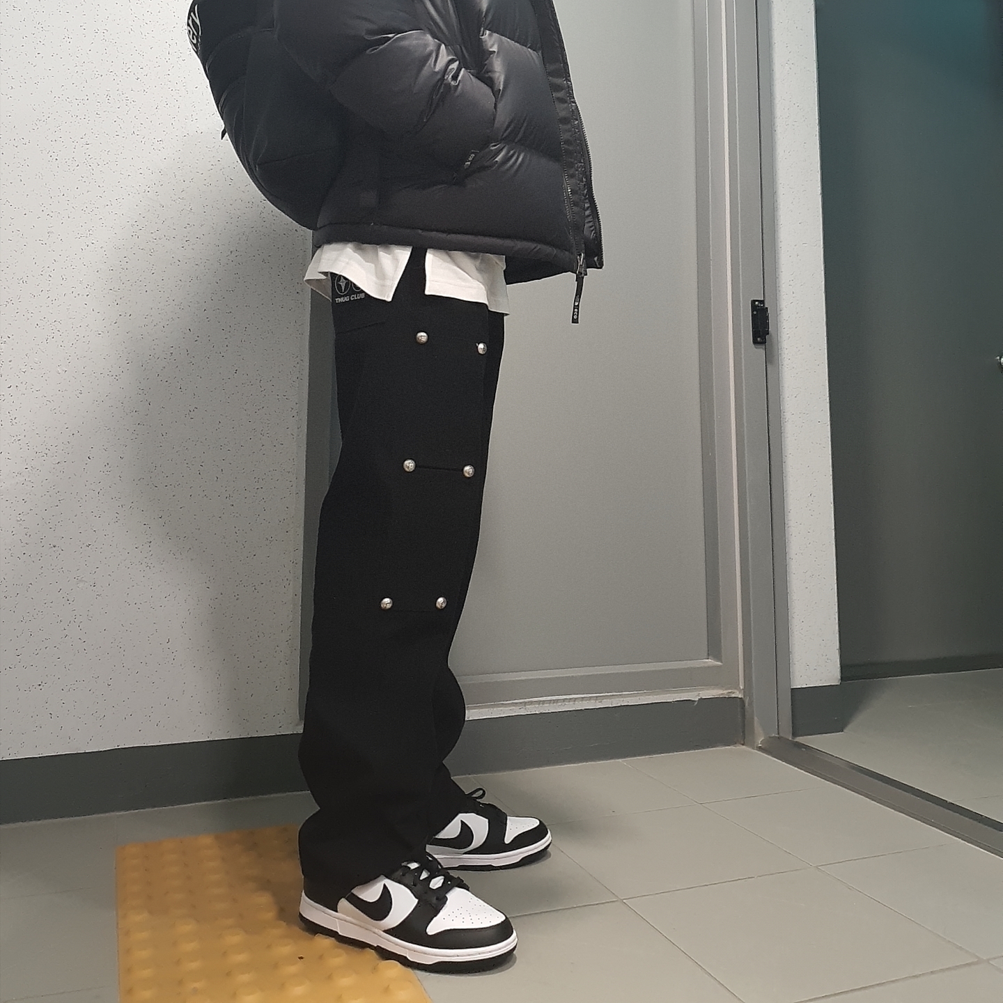 Nike Dunk Low Retro Black, The North Face 1996 Eco Nuptse Jacket Black 착용 스타일 - 1