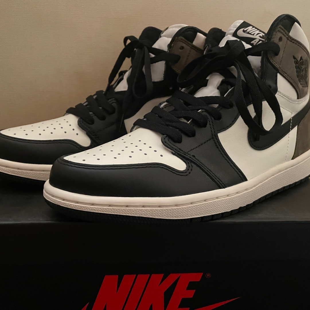 Jordan 1 Retro High OG Black Mocha 착용 스타일