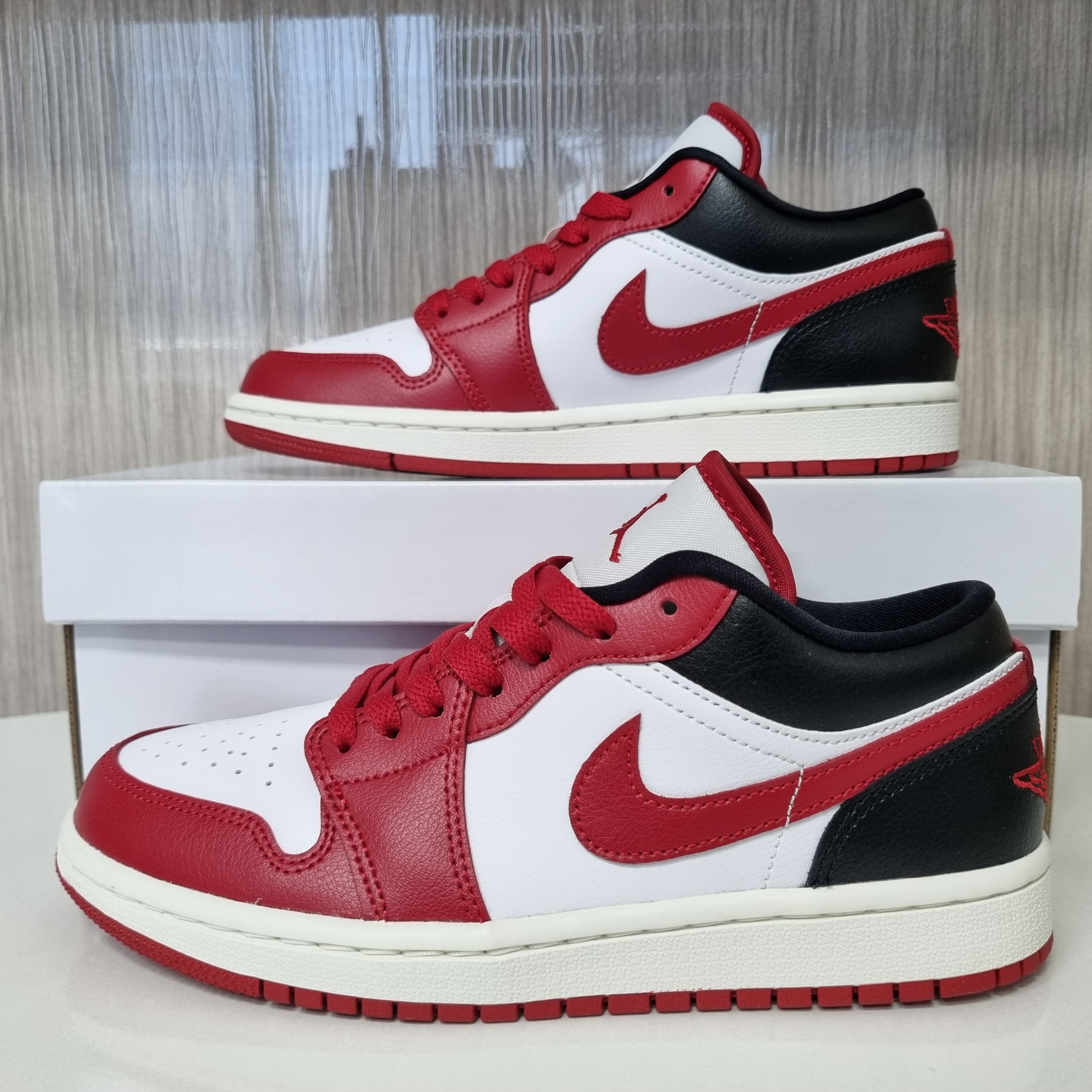 (W) Jordan 1 Low White Gym Red 착용 스타일 - 1