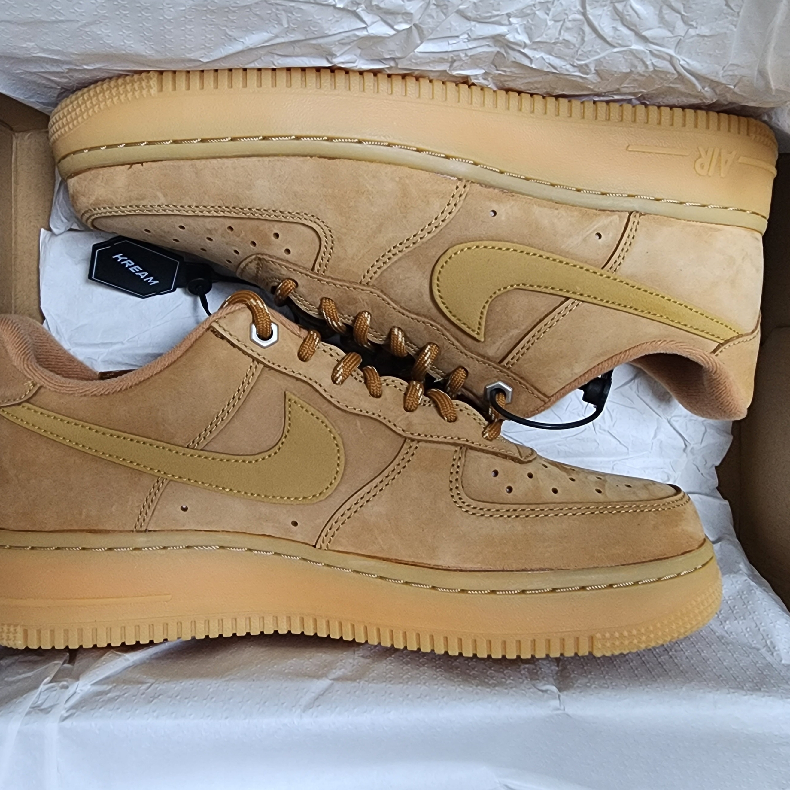 Nike Air Force 1 '07 WB Flax 착용 스타일