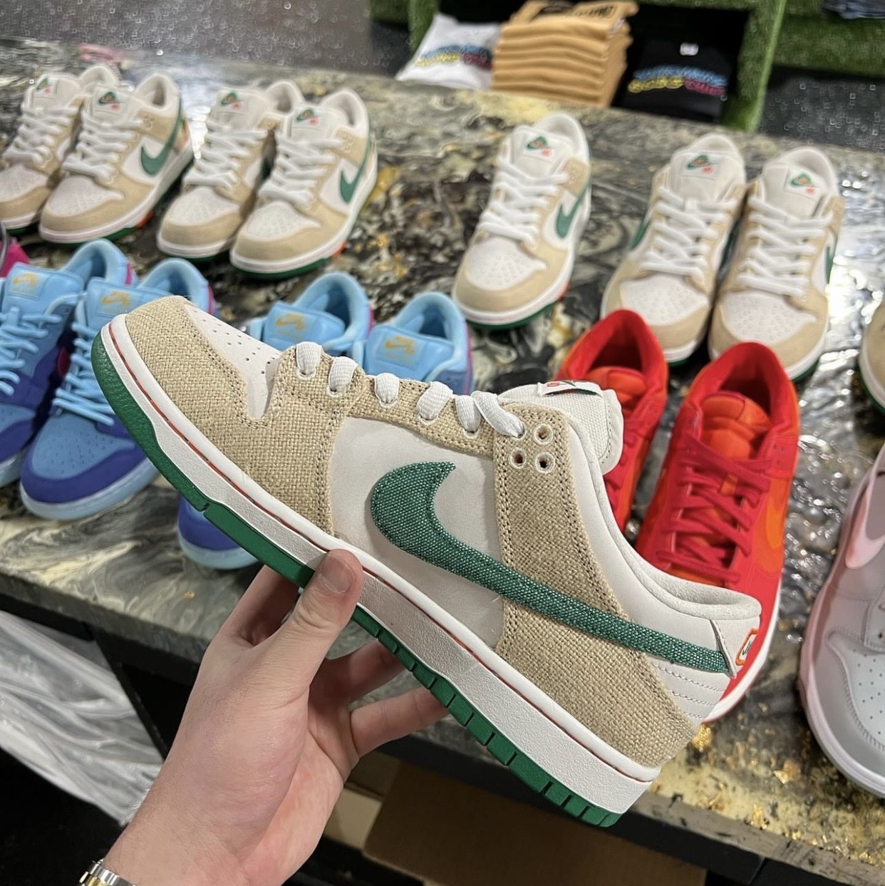 Nike x Jarritos SB Dunk Low Phantom and Malachite 착용 스타일 - 4