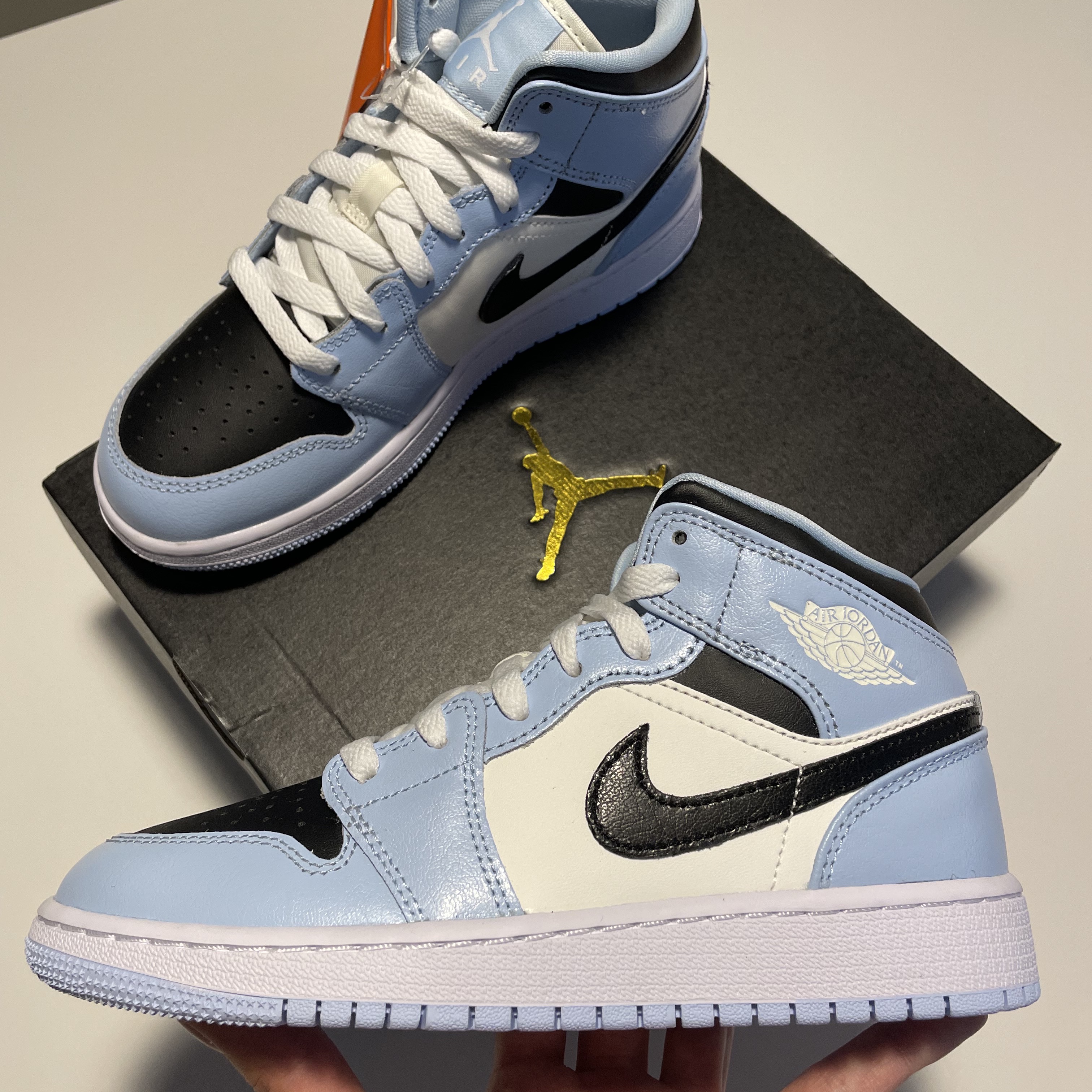 (GS) Jordan 1 Mid Ice Blue Black 착용 스타일