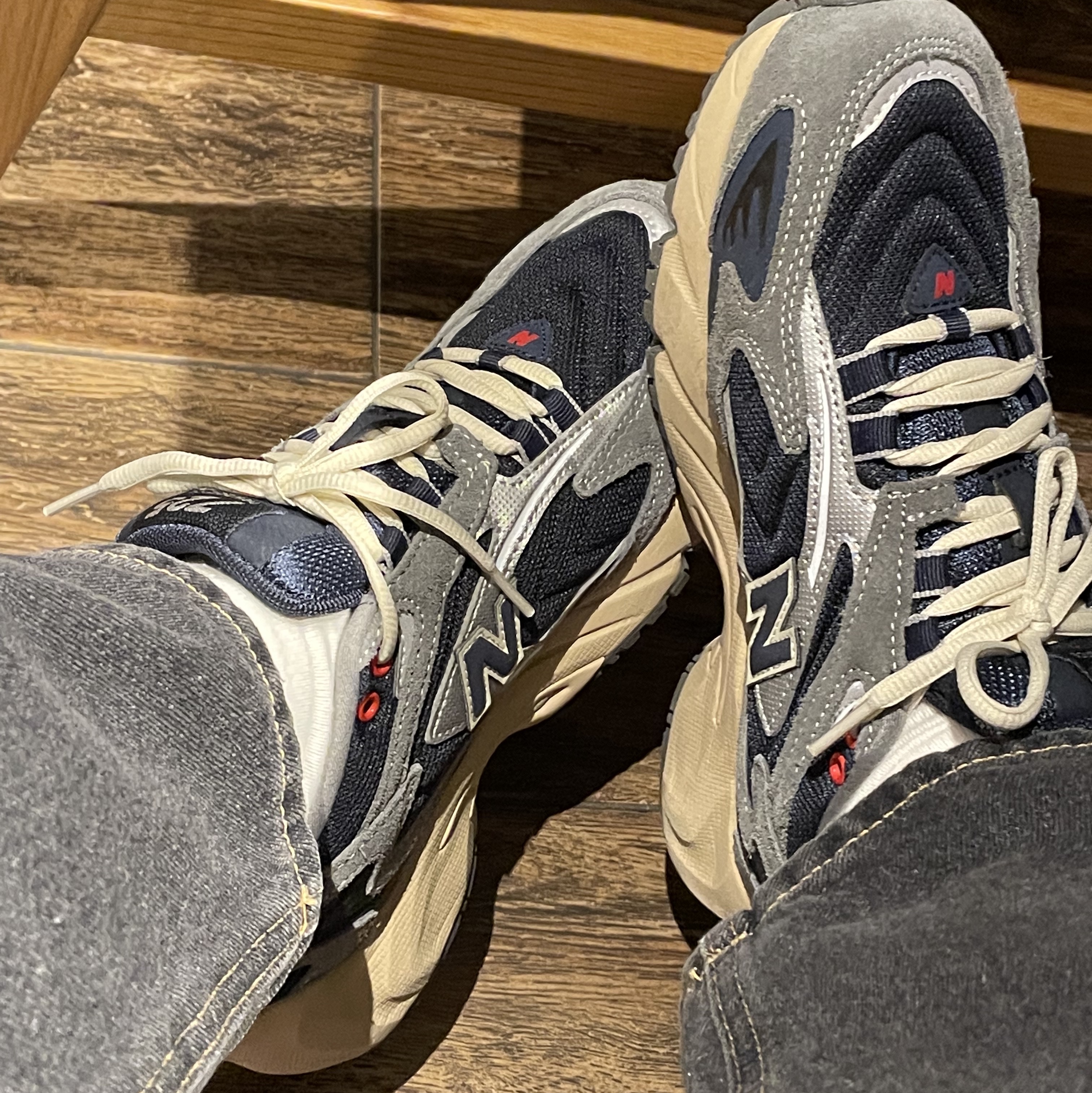 New Balance 725 Navy 착용 스타일