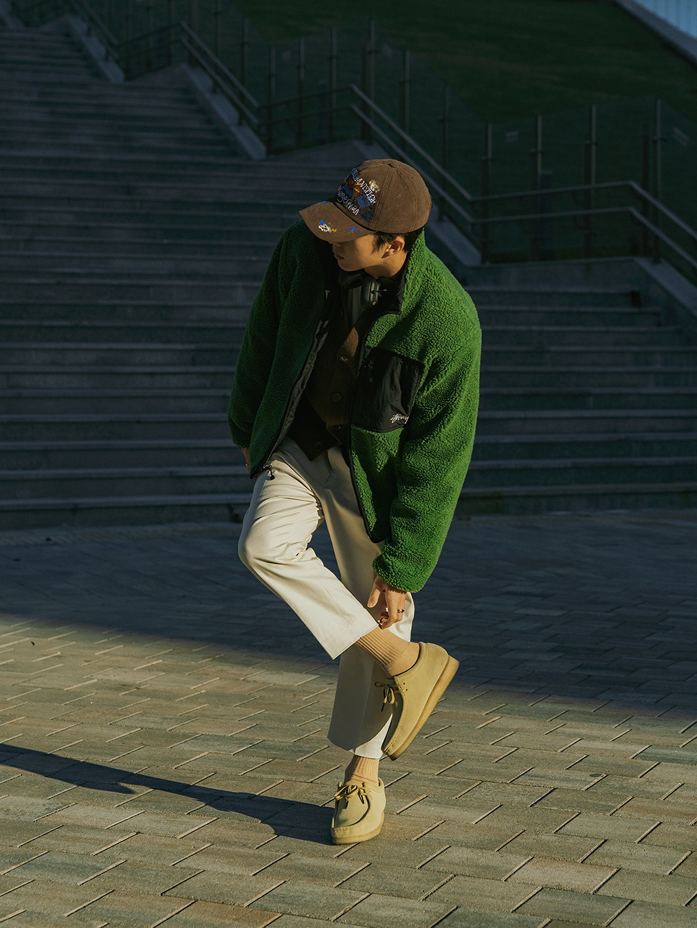 Stussy 8 Ball Sherpa Jacket Green 착용 스타일 - 2