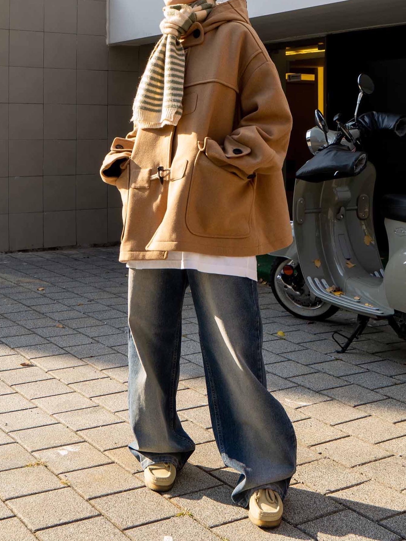 Clarks Wallabee Maple Suede 착용 스타일 - 2