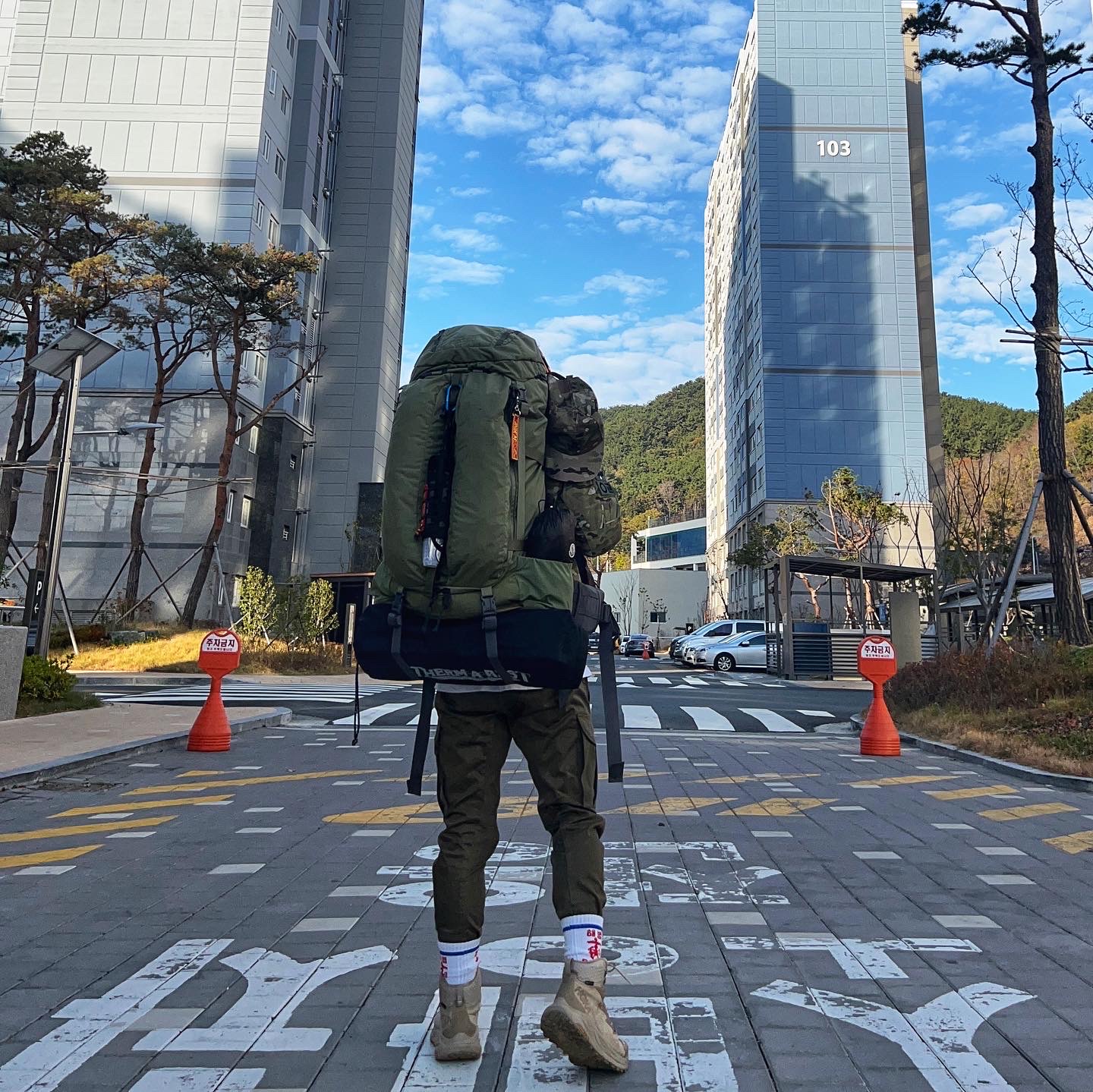 Hoka Kaha Gore-Tex Tan, Arc'teryx LEAF Cold WX Hoody LT Gen 2.1 Multicam 착용 스타일 - 4