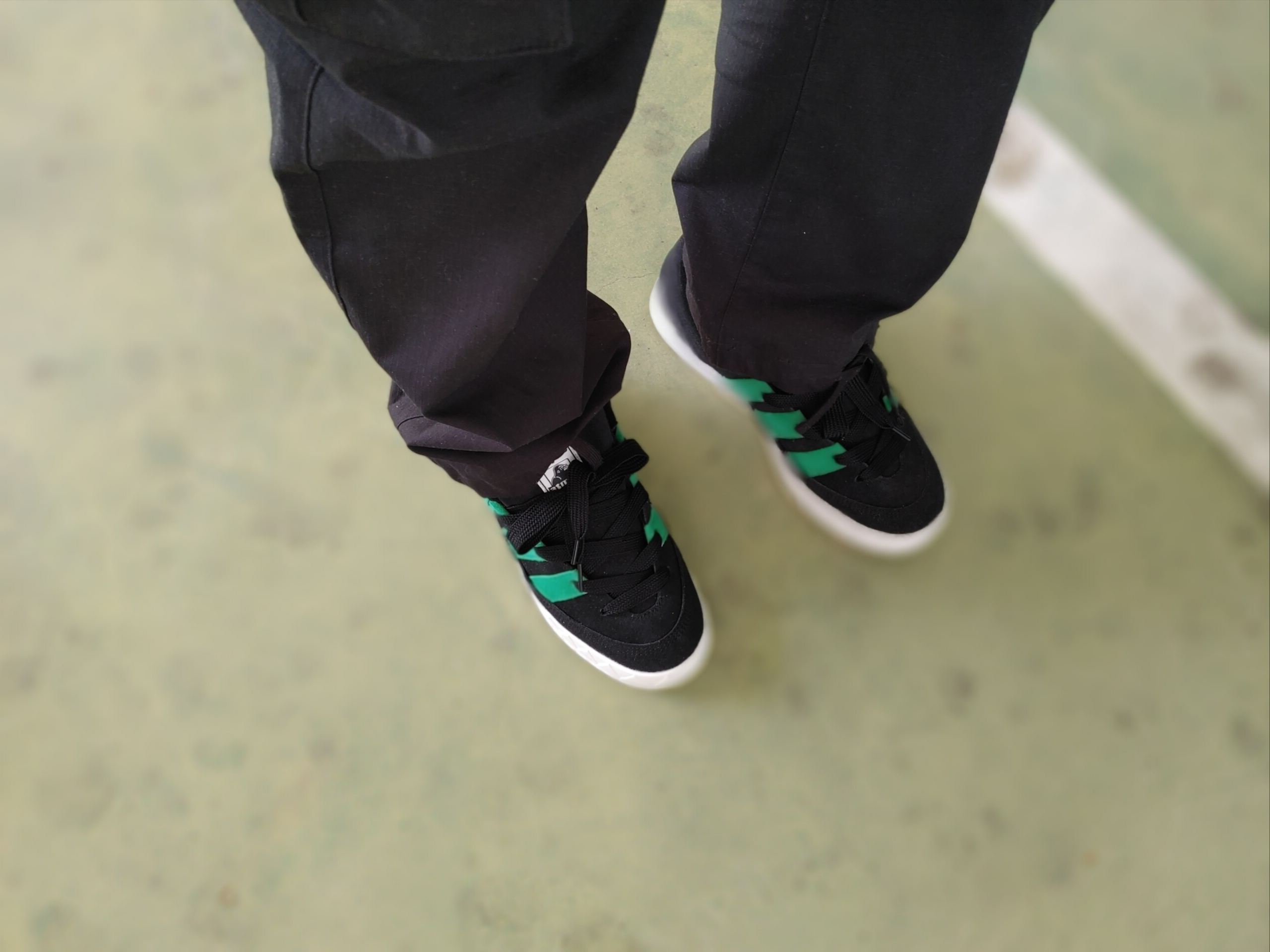 Adidas x Atmos x XLarge Adimatic Core Black Green 착용 스타일