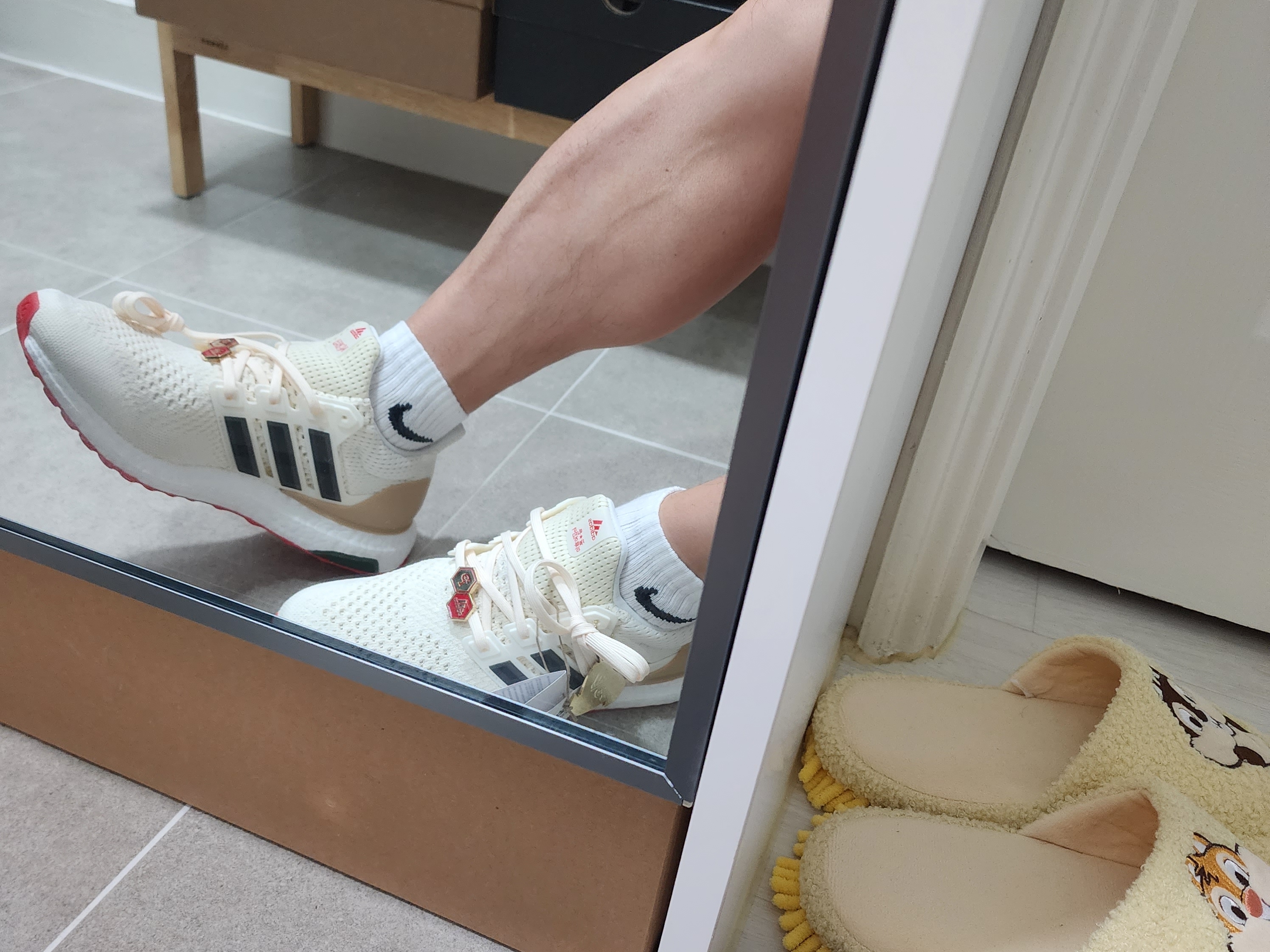 Adidas x Over The Pitch Ultraboost DNA Seoul Off White 착용 스타일