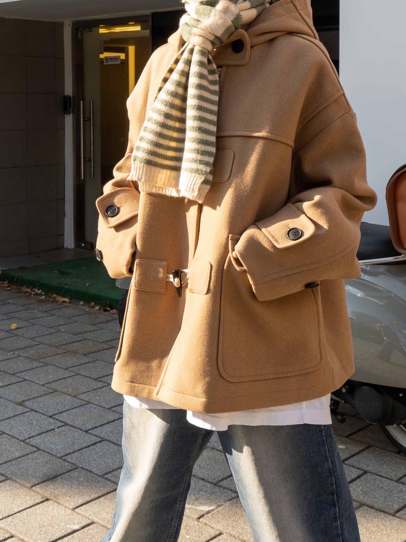 Clarks Wallabee Maple Suede 착용 스타일 - 3