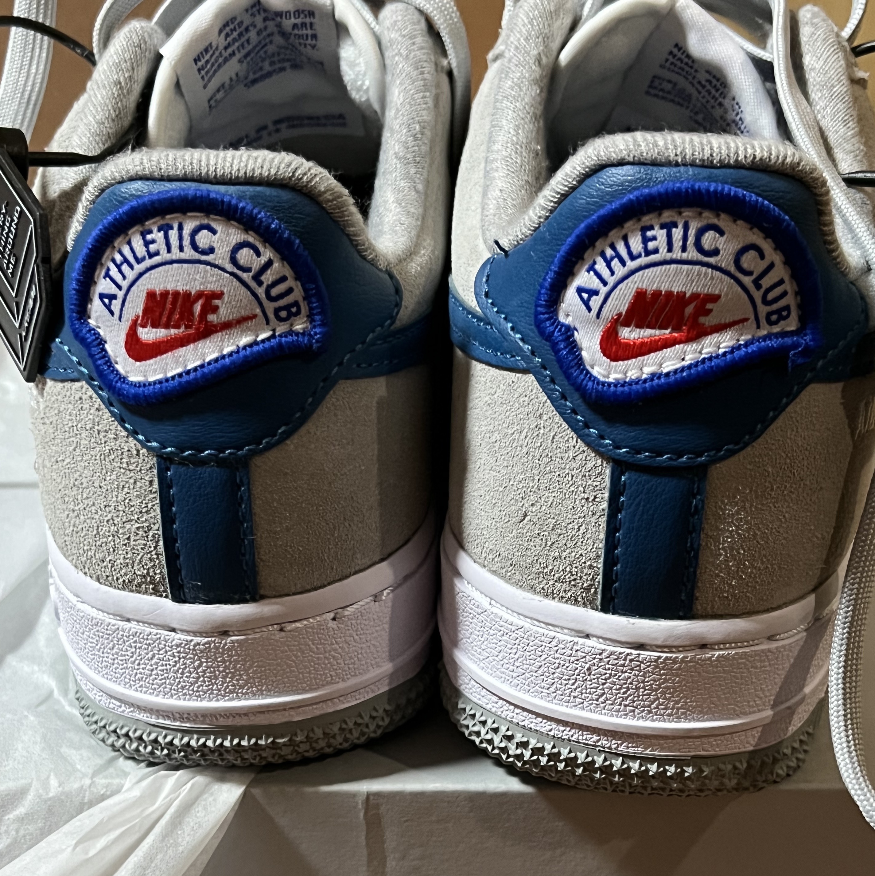 (GS) Nike Air Force 1 LV8 Athletic Club Light Smoke Grey Marina 착용 스타일 - 2