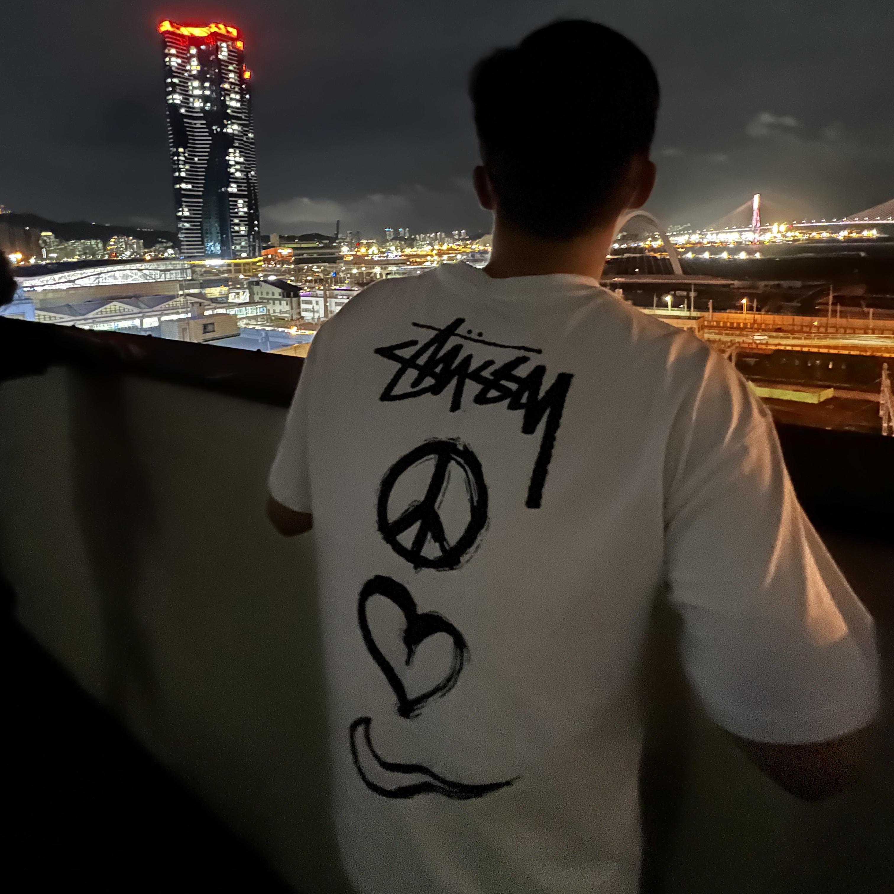 Nike x Stussy NRG RA T-Shirt Summit White (DM4942-121) μ°©μ© μ€νμΌ