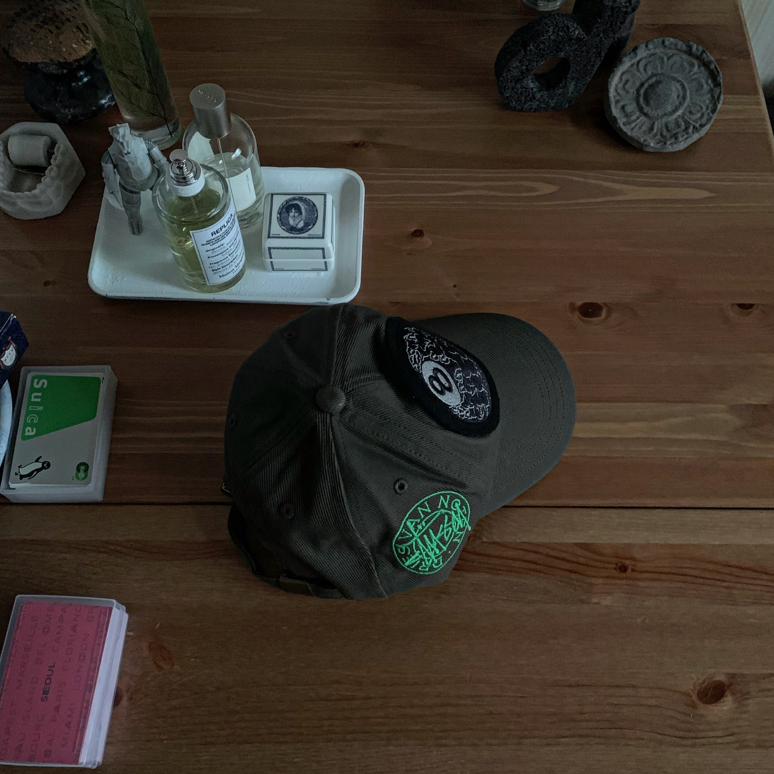 Stussy x Dries Van Noten 8 Ball Patch Cap Khaki 착용 스타일