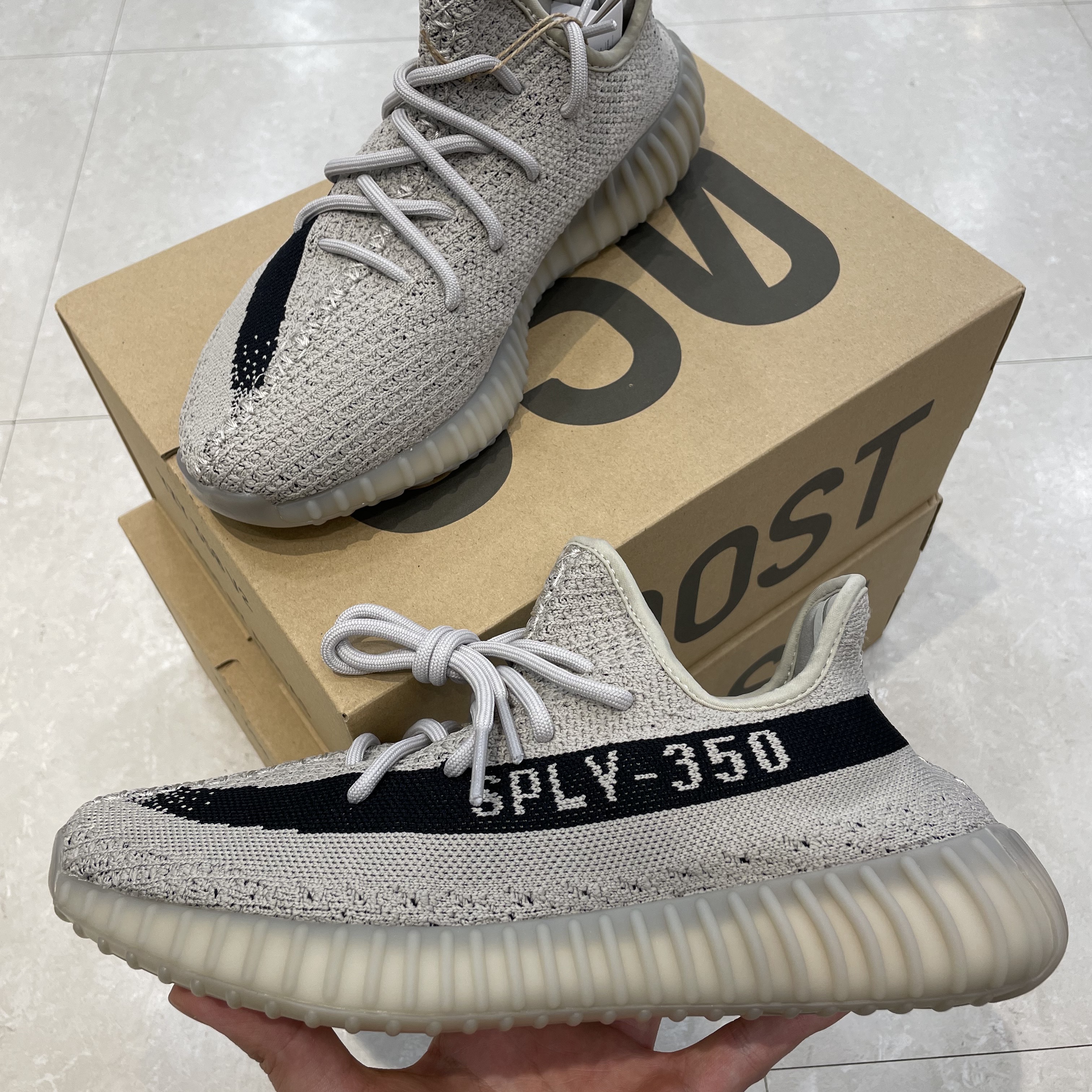 Adidas Yeezy Boost 350 V2 Slate Core Black 2022/2023 착용 스타일