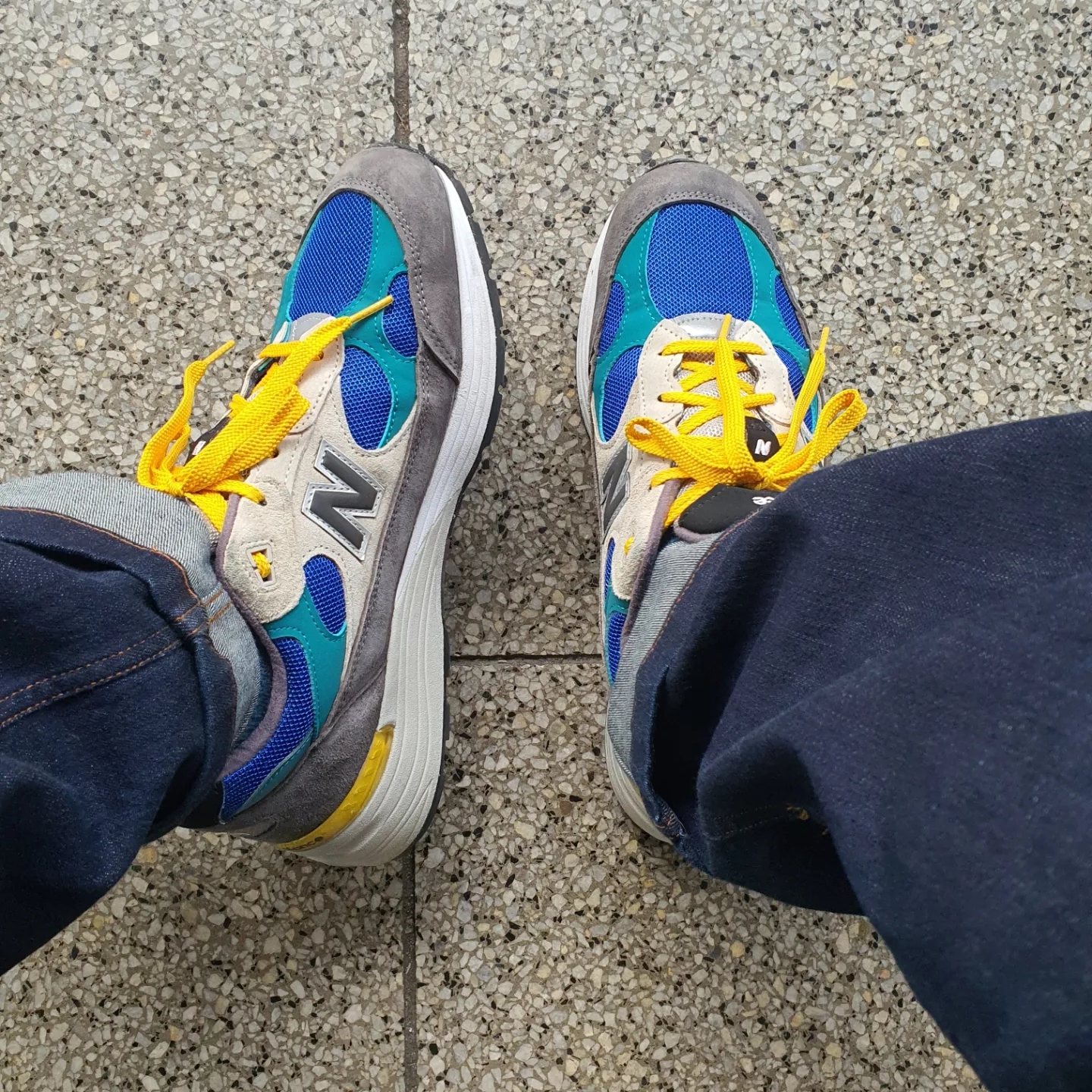 New Balance x Billy's 992 Made in USA Grey Blue Teal 착용 스타일 - 3