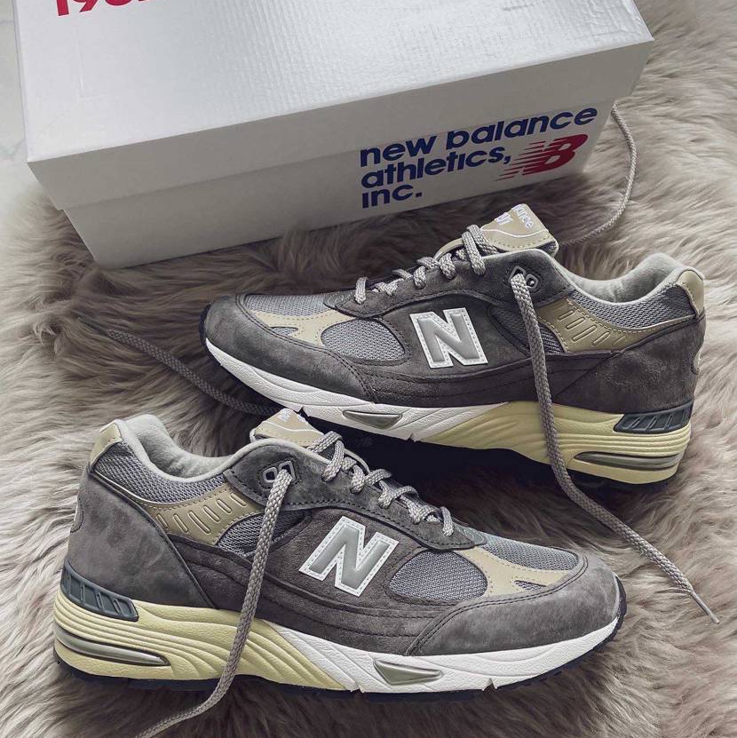 (W) New Balance 991 Made in UK 40th Anniversary Grey 착용 스타일