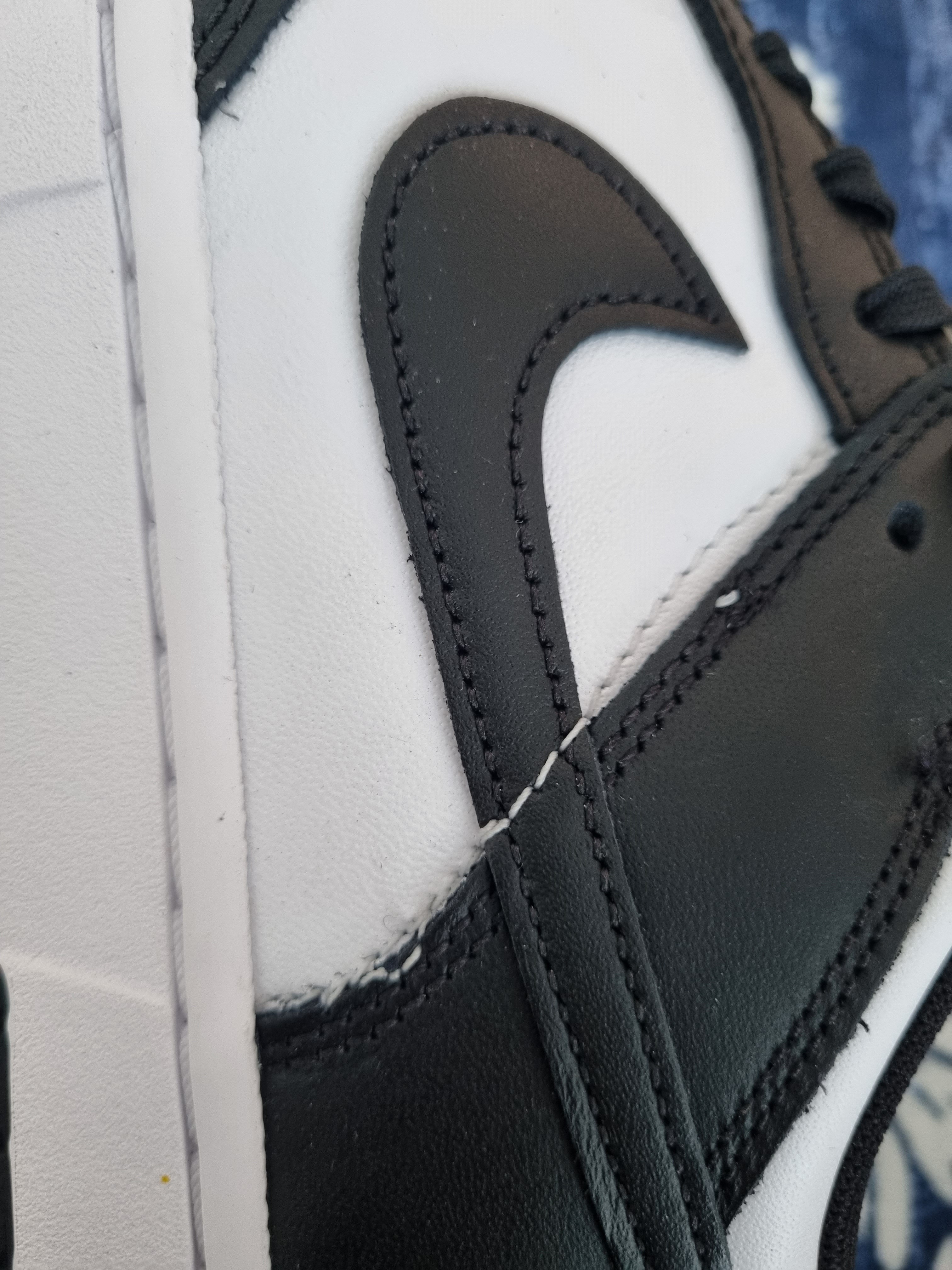 Nike Dunk Low Retro Black 착용 스타일 - 2