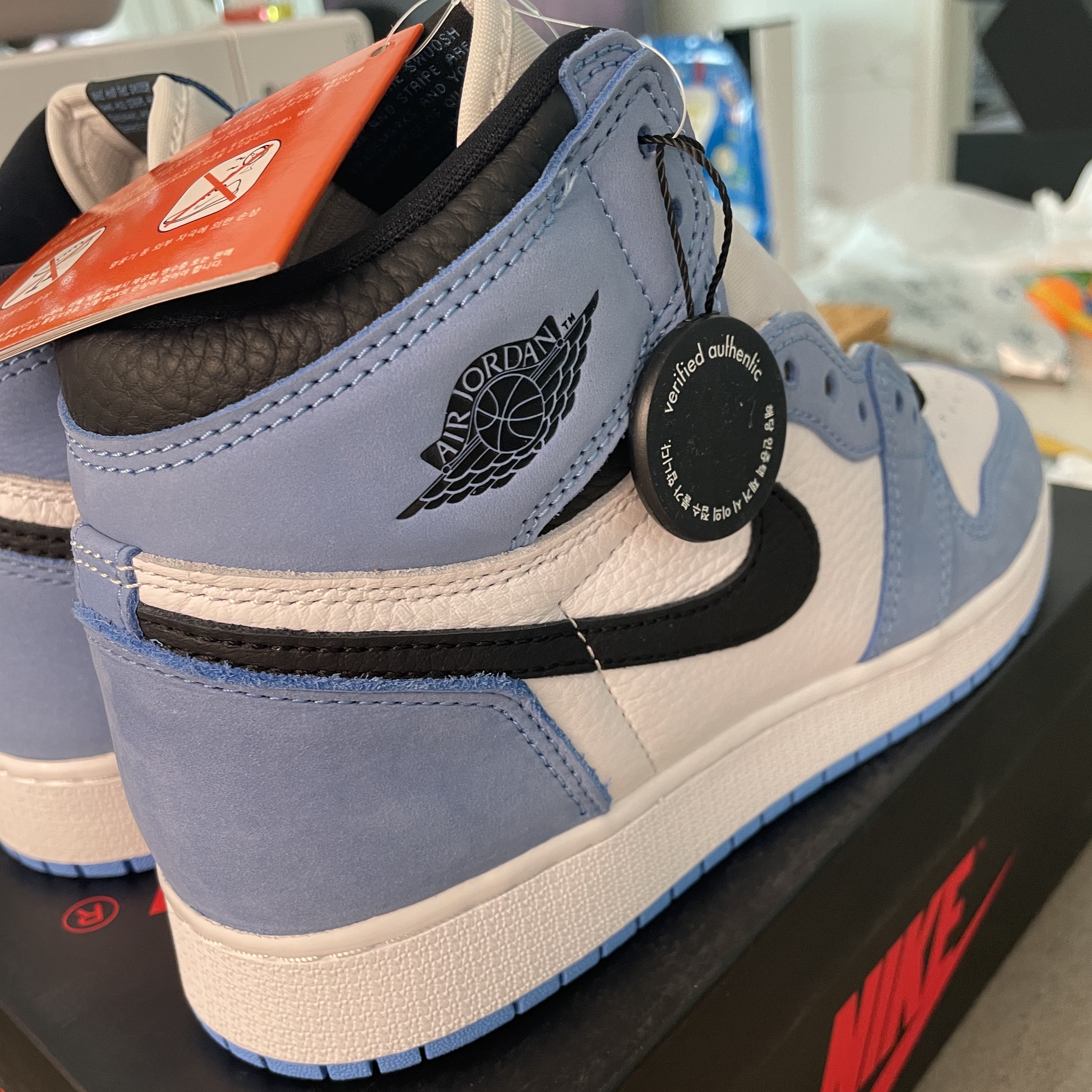 (GS) Jordan 1 Retro High OG University Blue 착용 스타일 - 2
